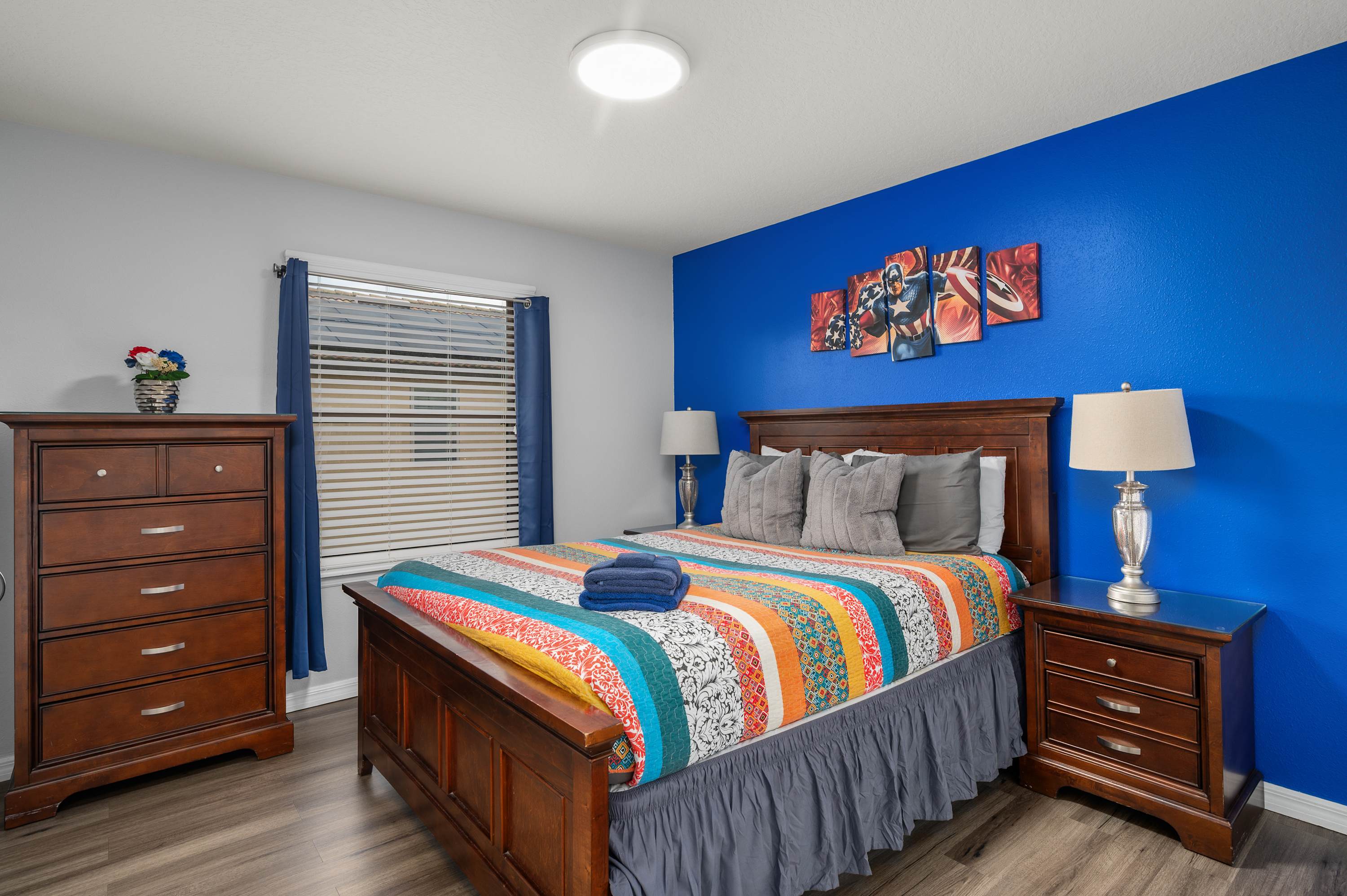 Family retreat near Disney & Universal w/ pool