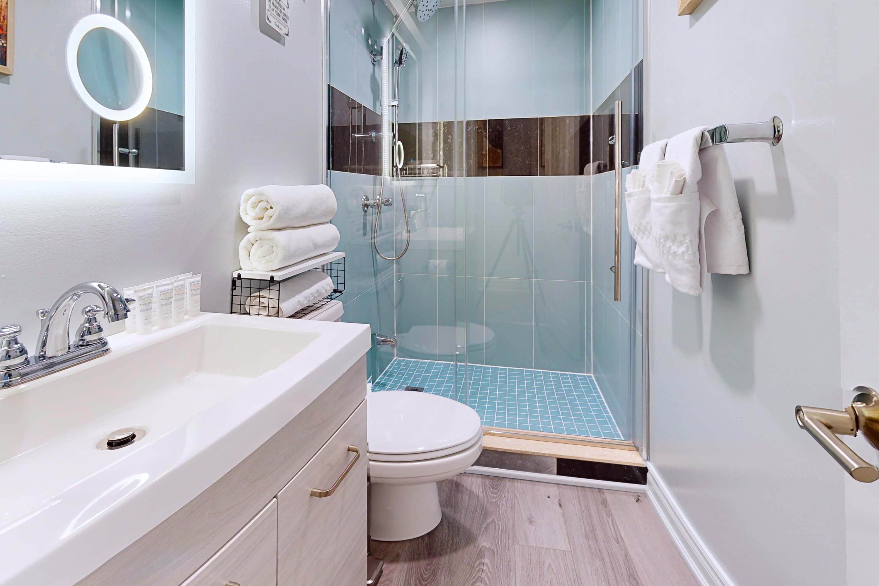 Brand New Basement Suite w Parking Laundry | Photo 14