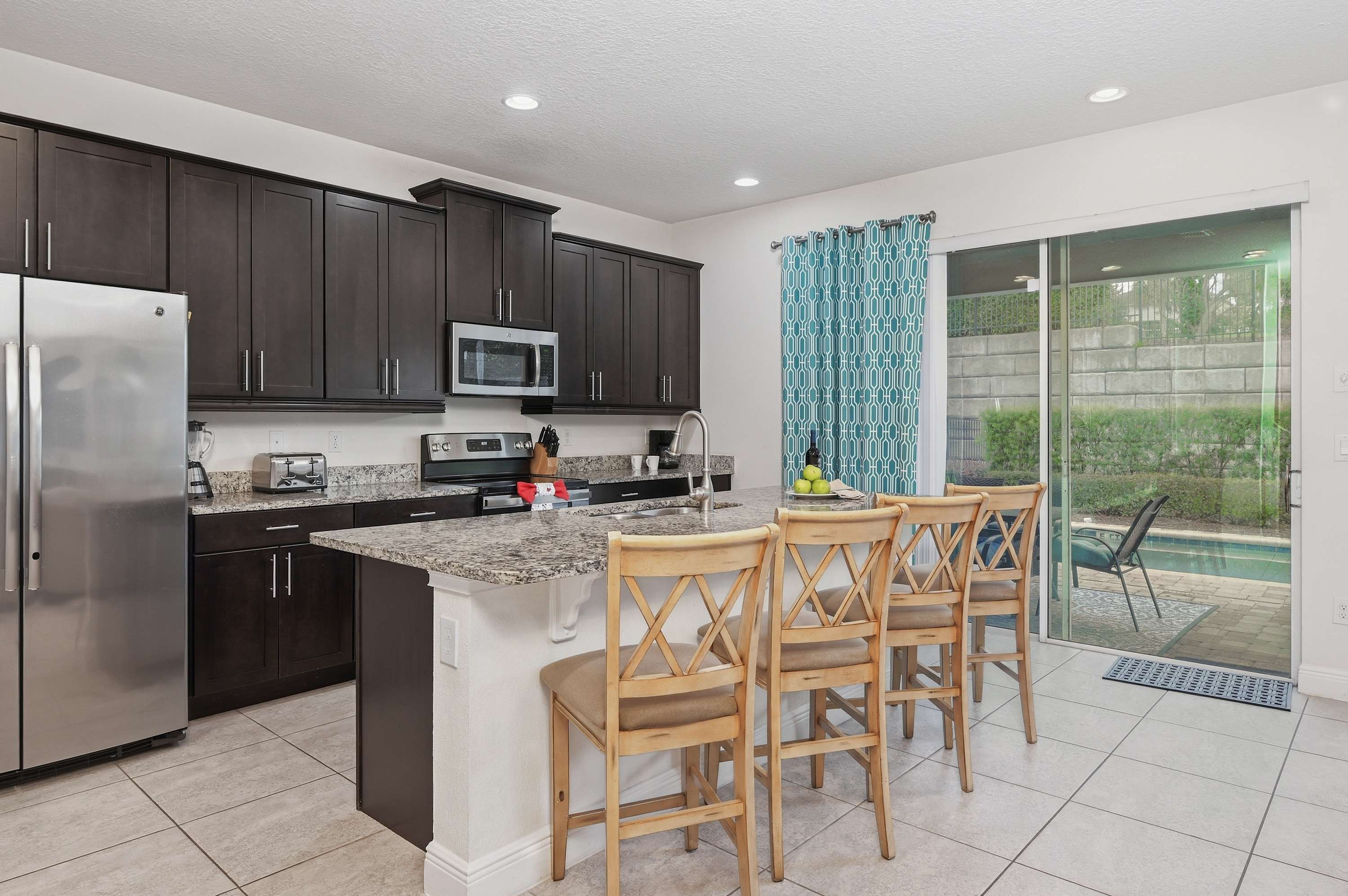 Family getaway w/ pool & game room