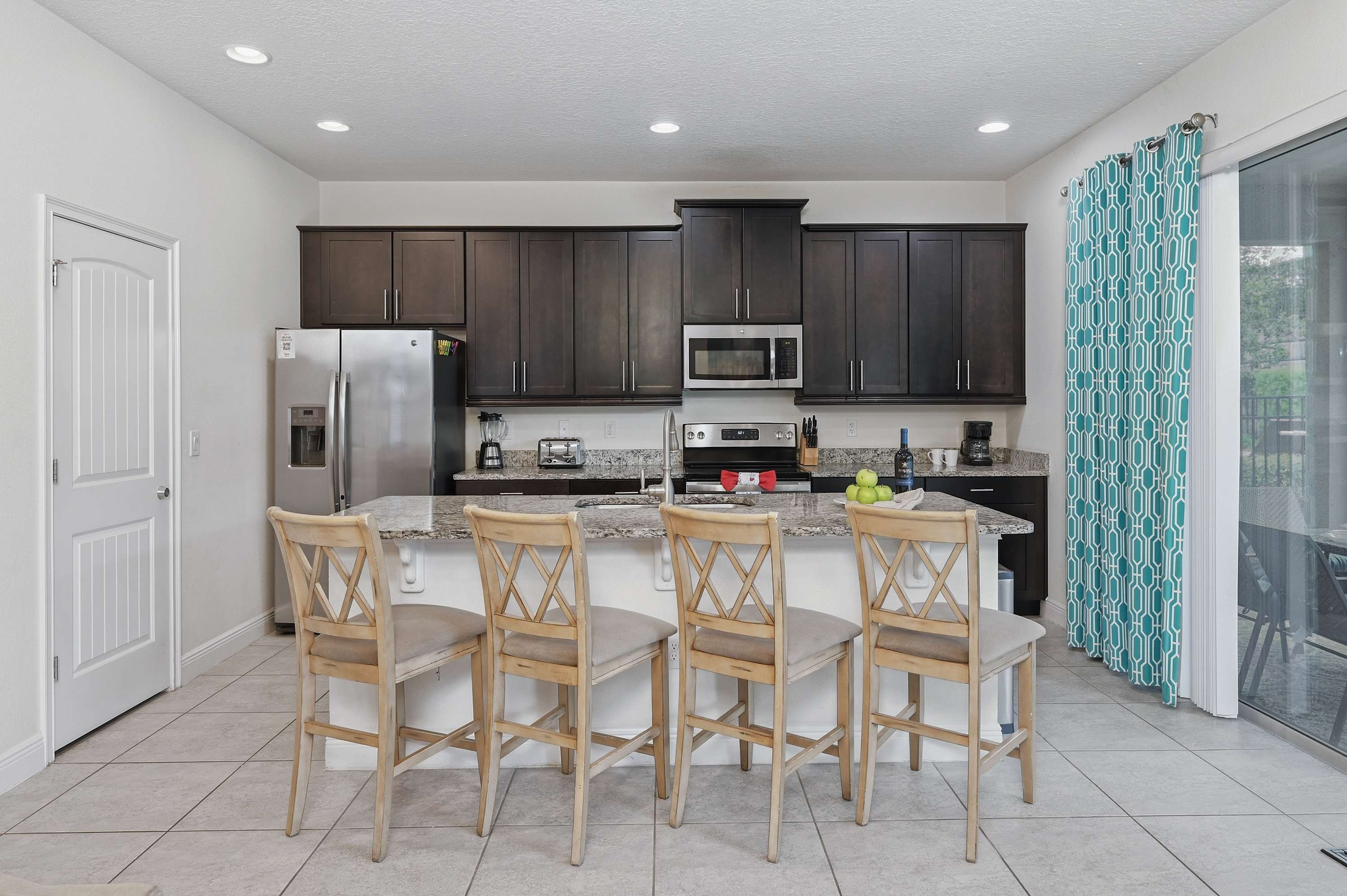 Family getaway w/ pool & game room