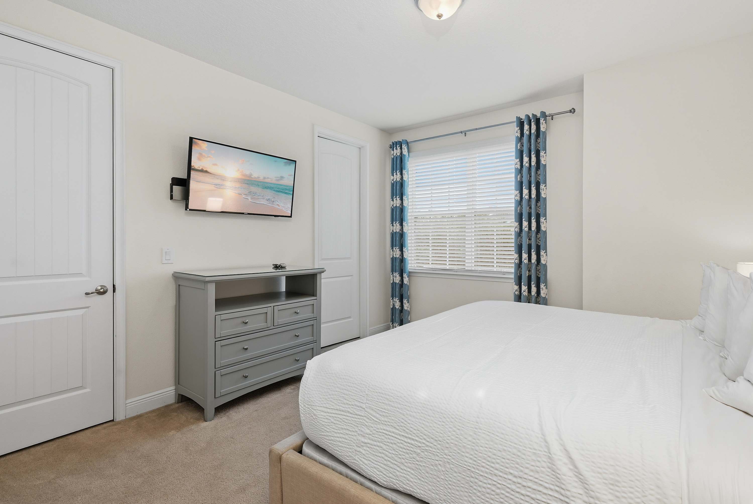 Family getaway w/ pool & game room