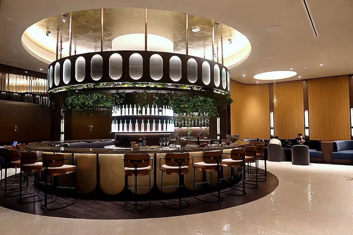 Luxury E11EVEN Residence Pool, Beach Club & Gym