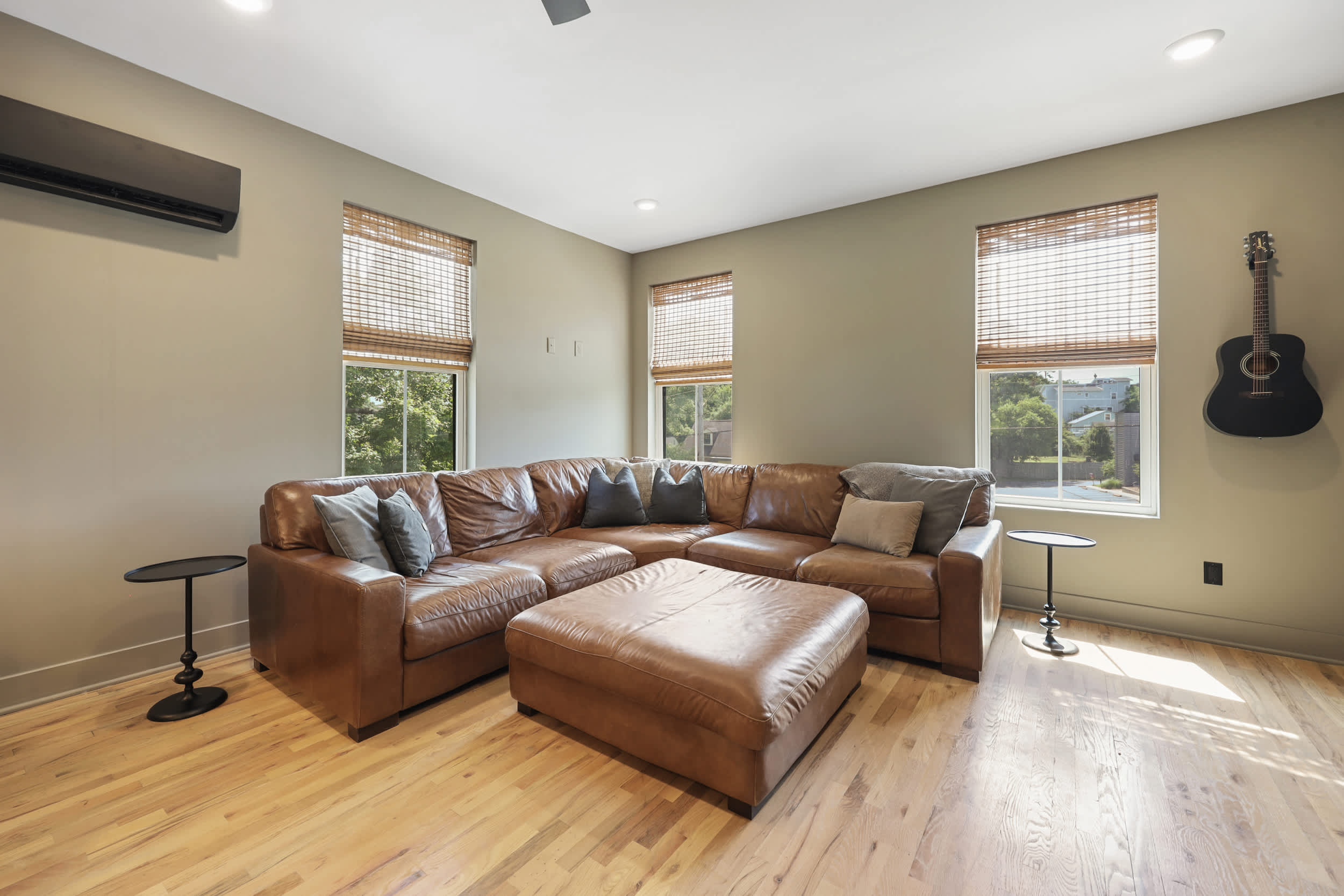 East Nashville Townhome Ā· Rooftop Deck Ā· Sleeps 6