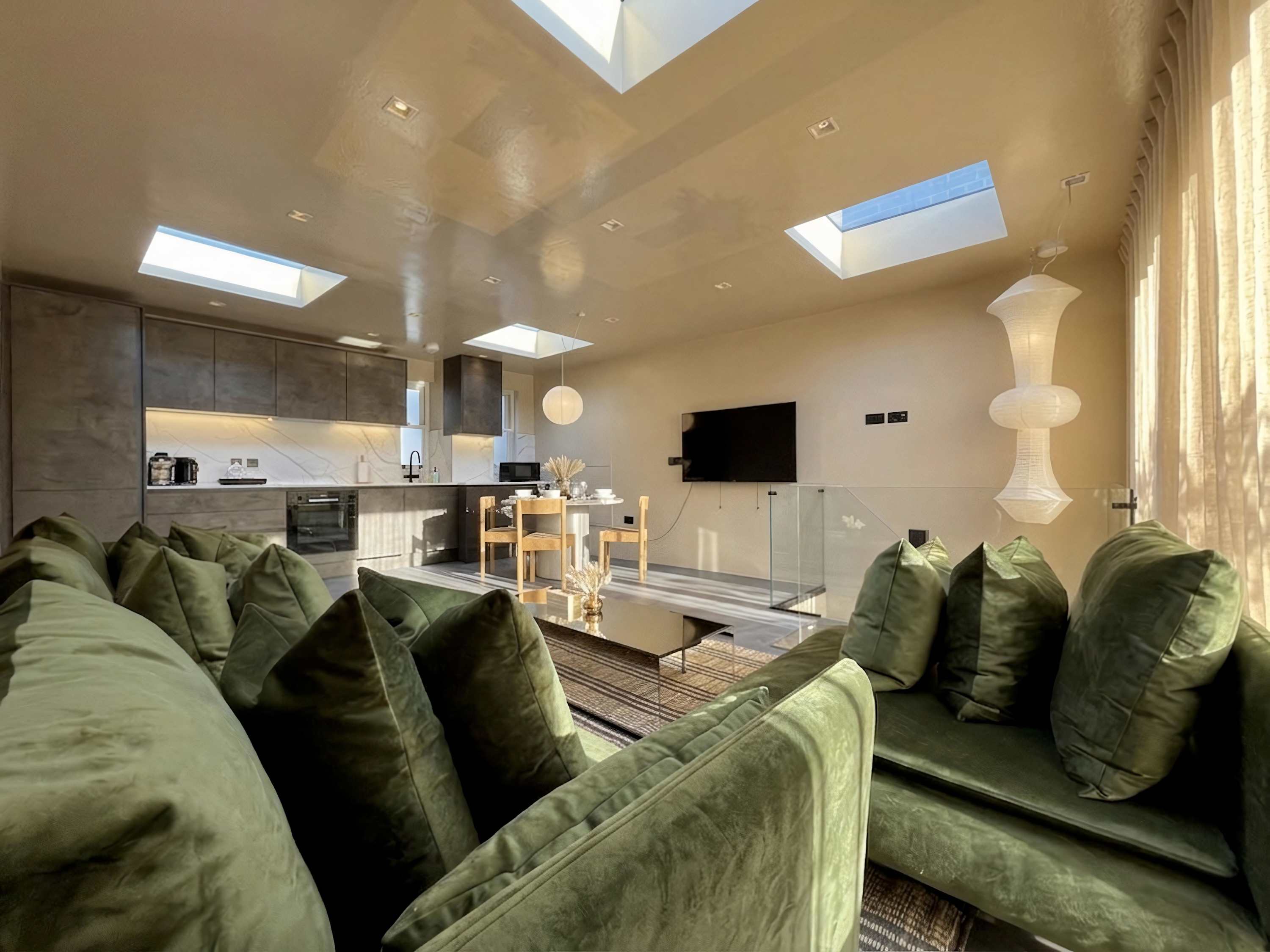 Exclusive 3BR Duplex – Notting Hill & Holland Park