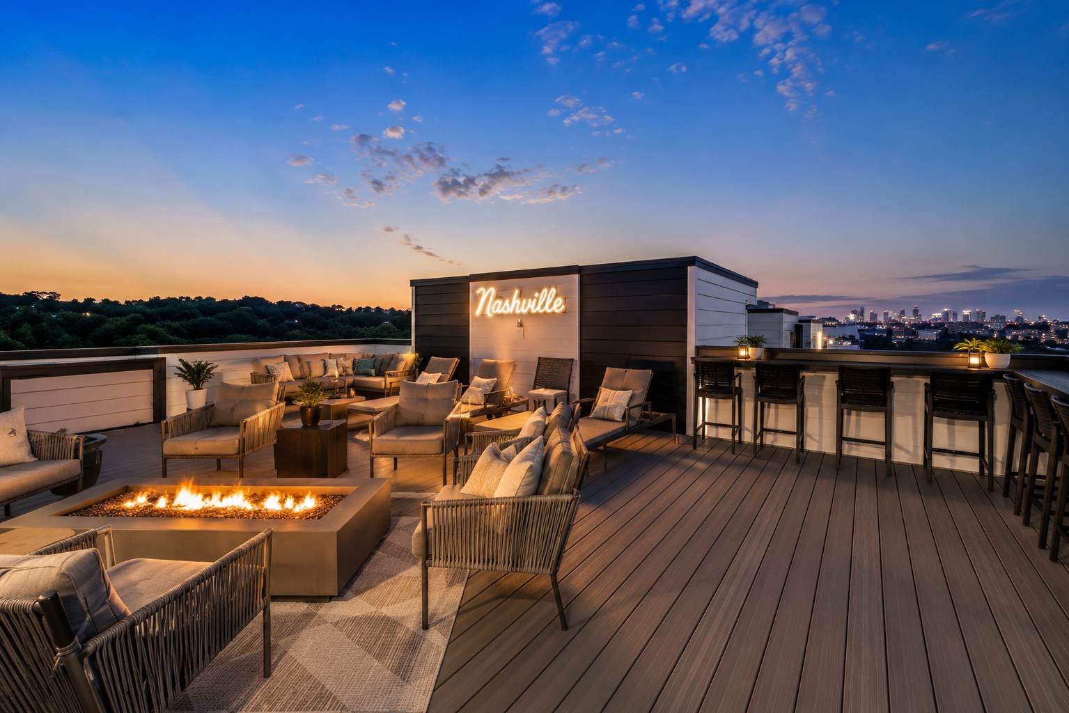 Rooftop Skyline Views DT Nash Sleeps 12