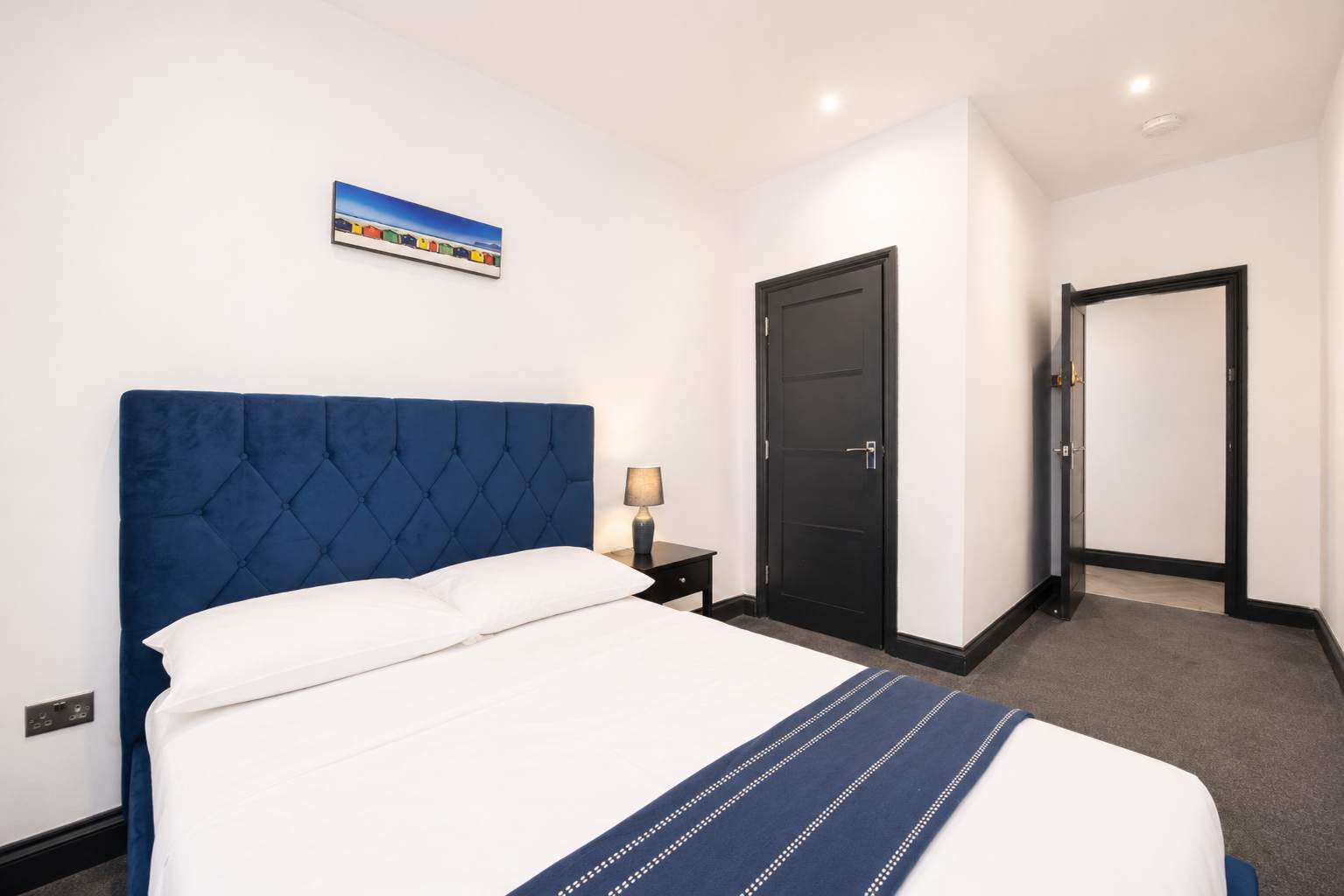 View 3-Bed Sea View Apt | Sleeps 8 | Brighton in Western Road BN1 2HA 3-Bed Sea View Apt | Sleeps 8 | Brighton in Western Road BN1 2HA - Property image 17 - VivreStays