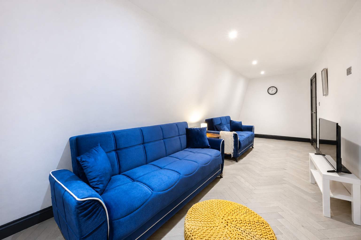 View 3-Bed Sea View Apt | Sleeps 8 | Brighton in Western Road BN1 2HA 3-Bed Sea View Apt | Sleeps 8 | Brighton in Western Road BN1 2HA - Property image 16 - VivreStays