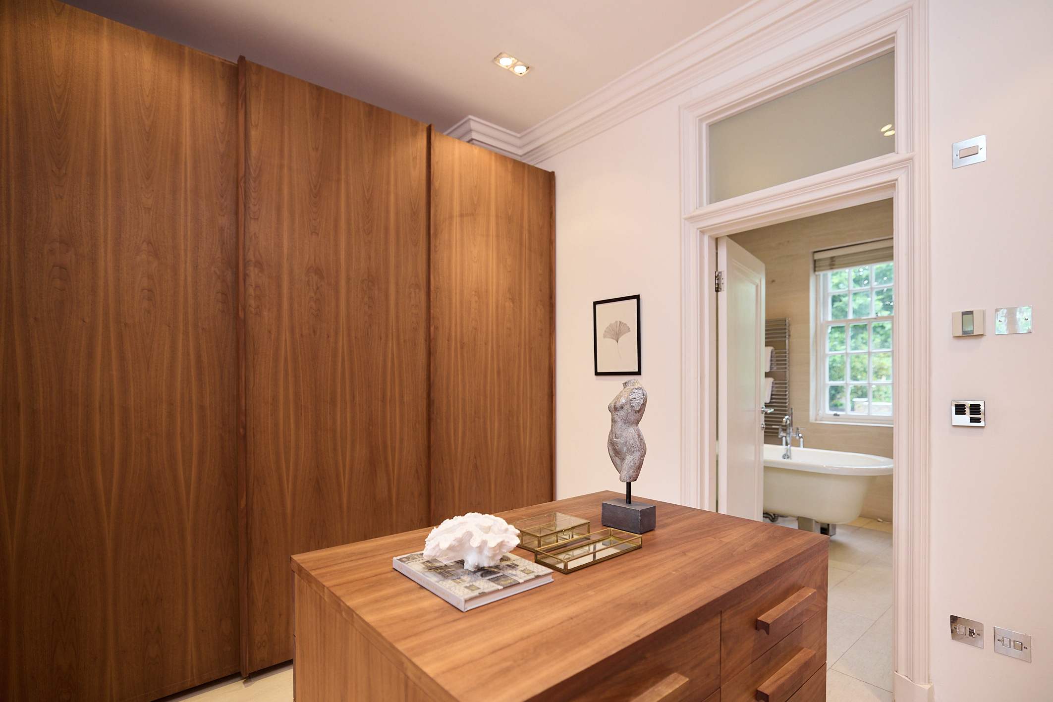 Monochrome & Marble on Hamilton Terrace in Hamilton Terrace 1 NW8 9RE - Property image 22 - VivreStays