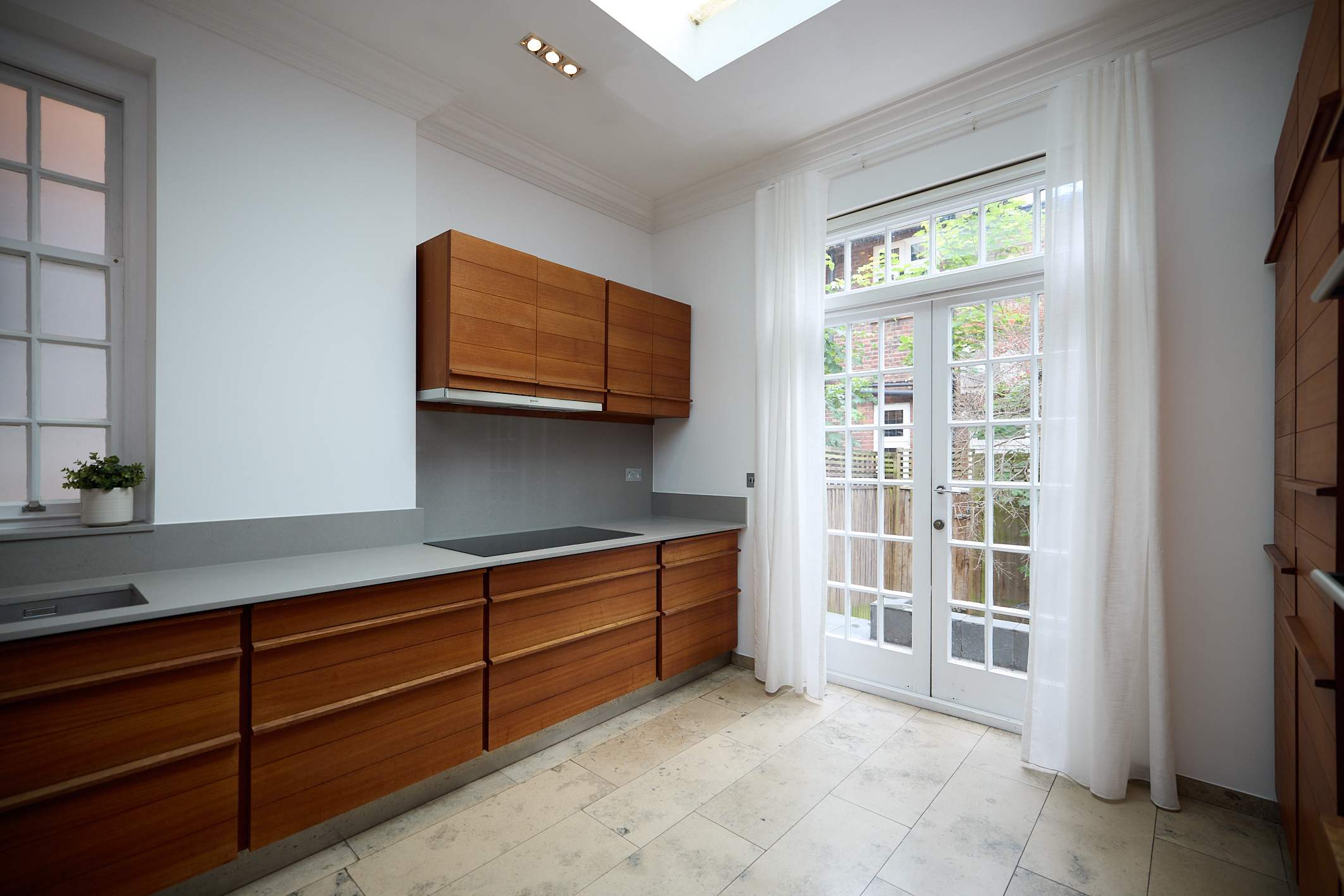 Monochrome & Marble on Hamilton Terrace in Hamilton Terrace 1 NW8 9RE - Property image 11 - VivreStays