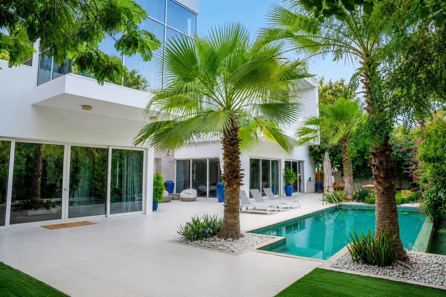 Tropical Calm: 4BR Villa + Private Pool, Al Barari, Dubai