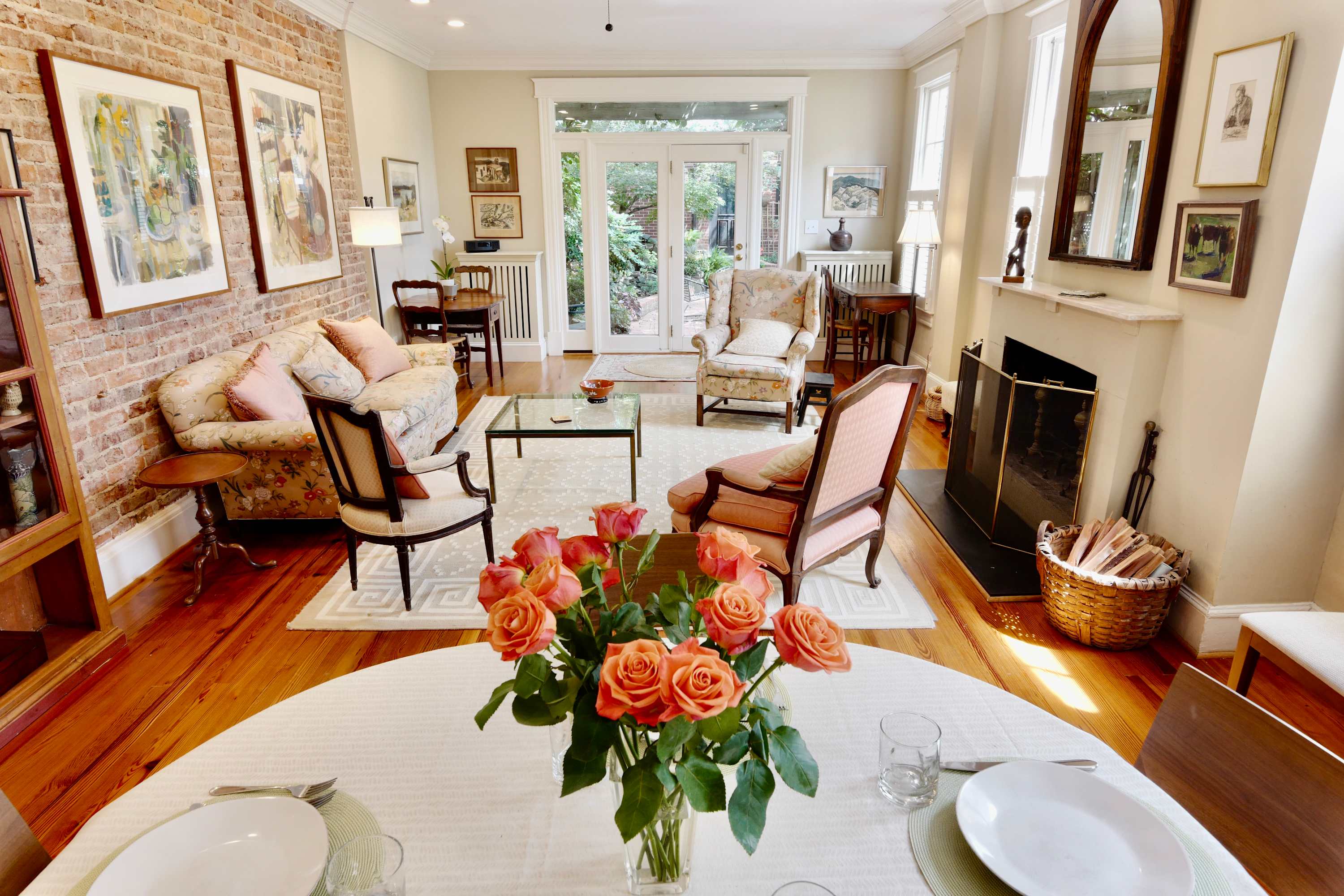 ‘Book Hill’ Georgetown House | Walkable, + Garage Sleeps 6