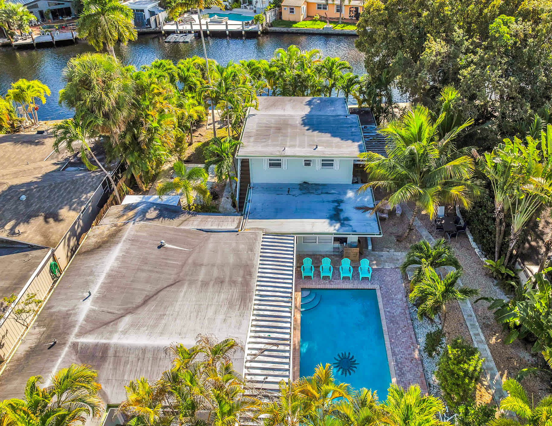 Salt & Palm - Boutique Waterfront Retreat