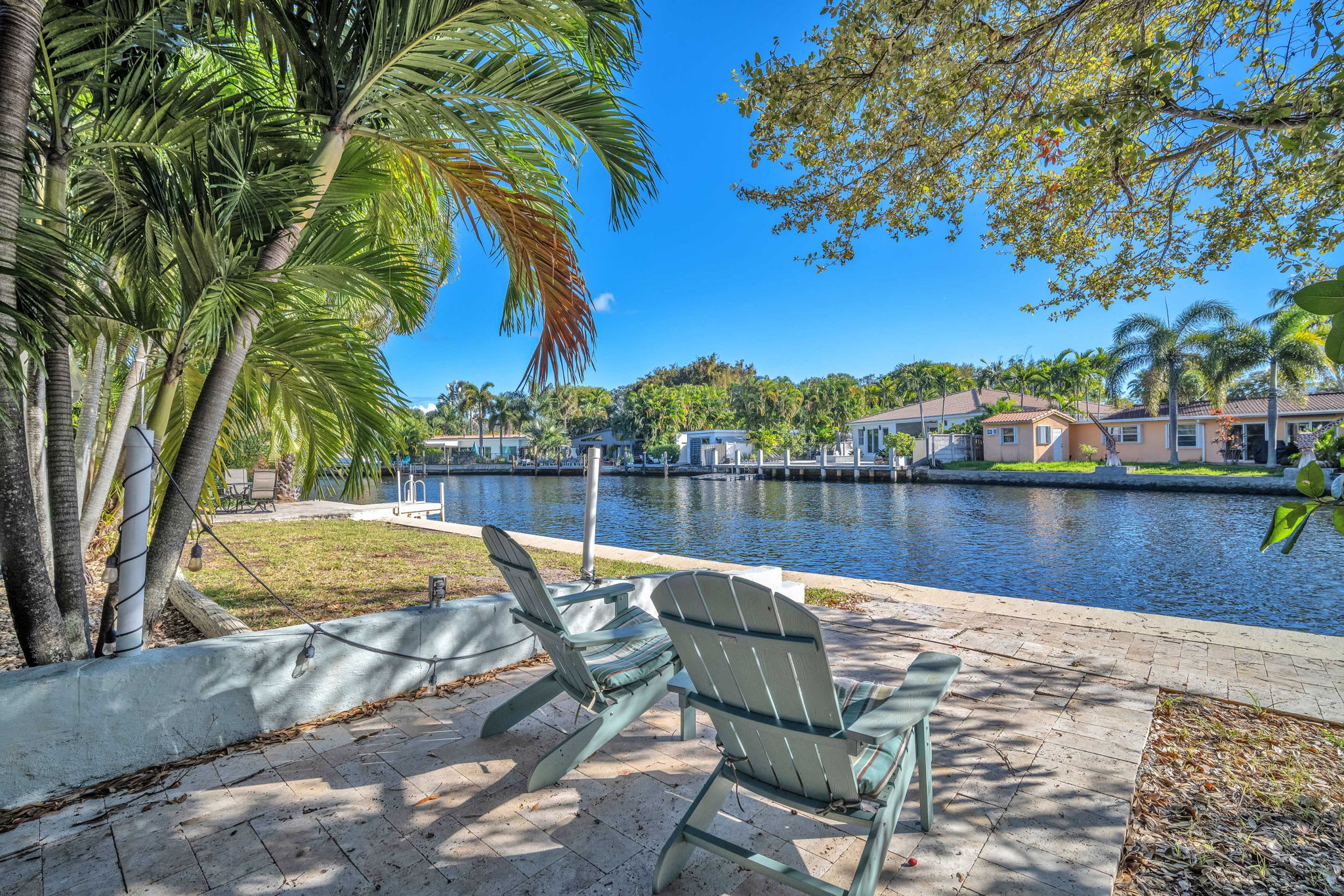 Salt & Palm - Boutique Waterfront Retreat