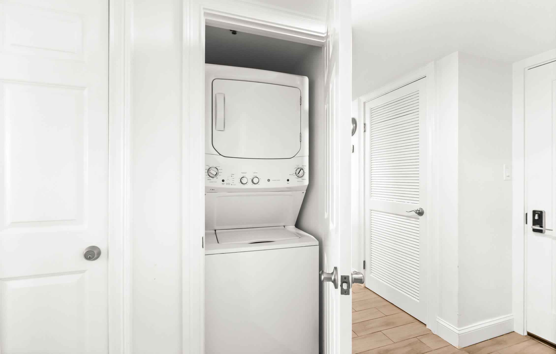 One Seagrove Place 0101 | Photo 7
