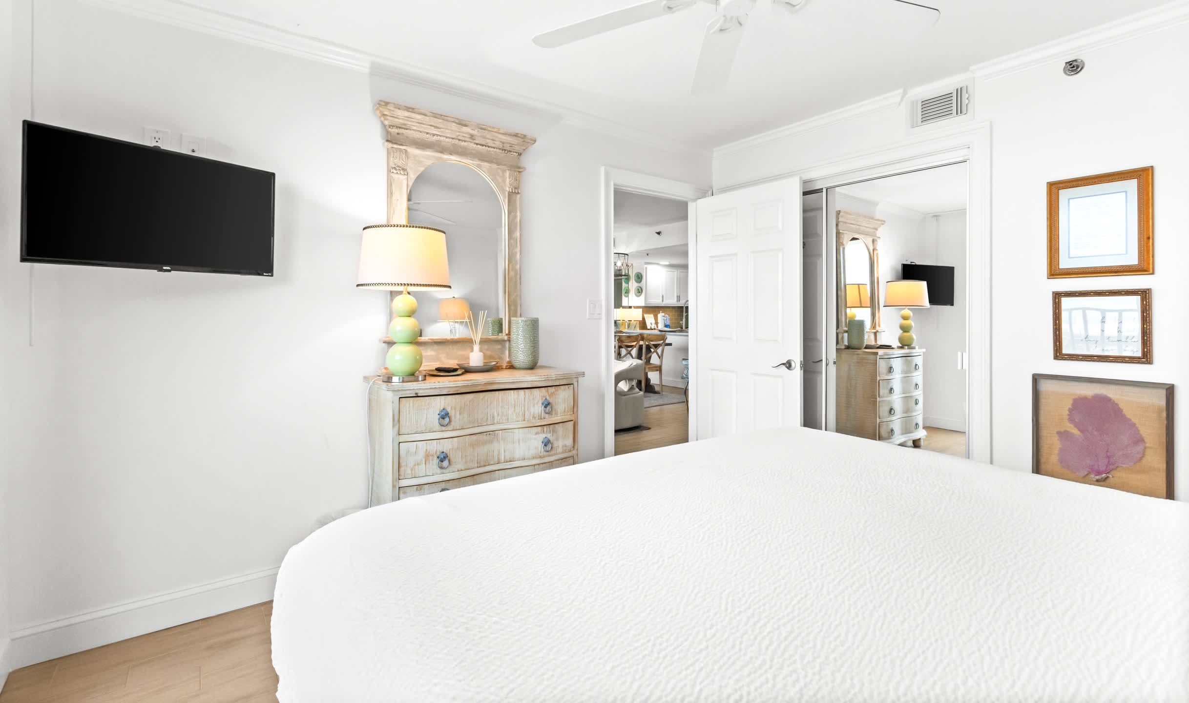One Seagrove Place 0101 | Photo 21