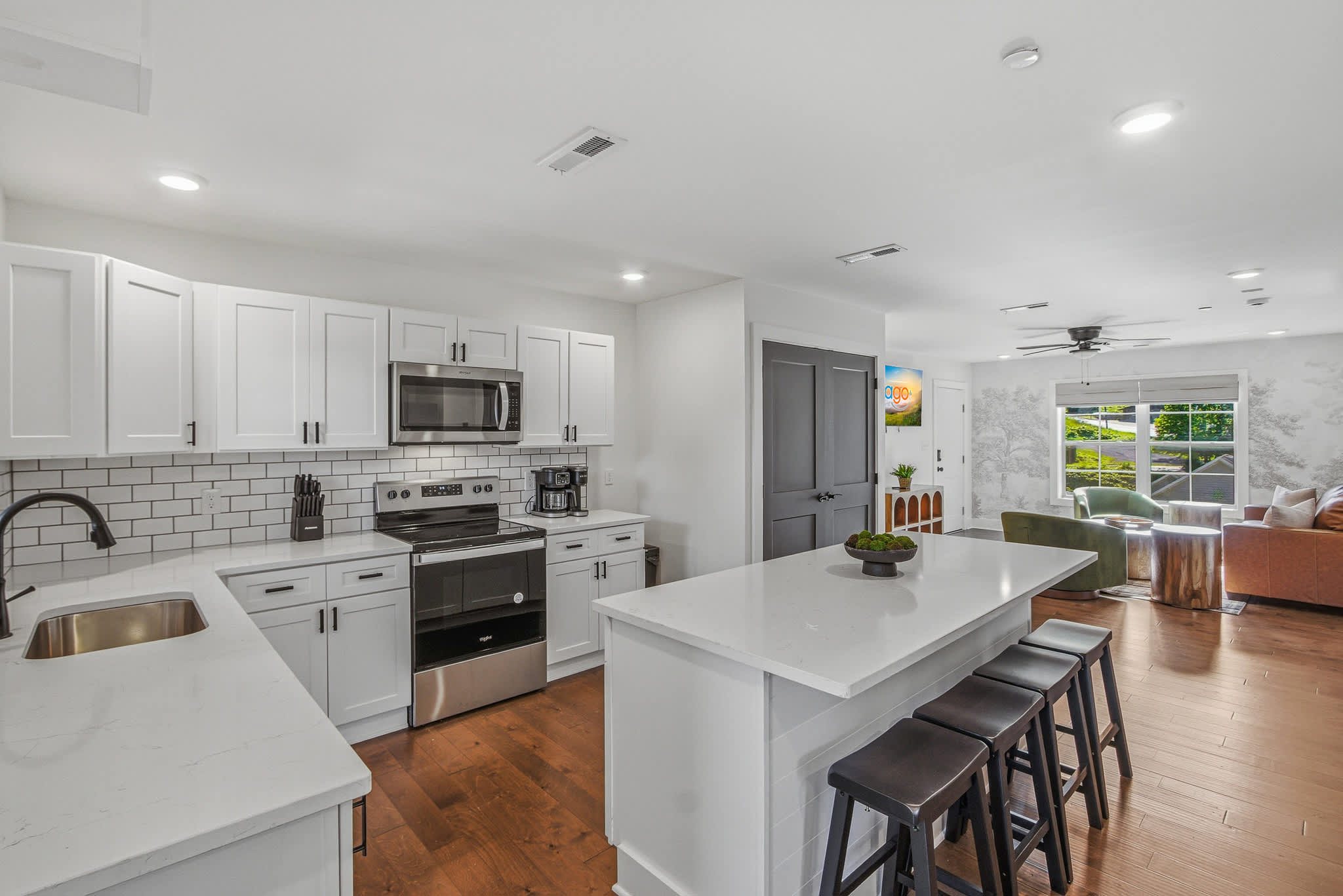 Smokies Edge Condos King/ 2 Twins – photo 2