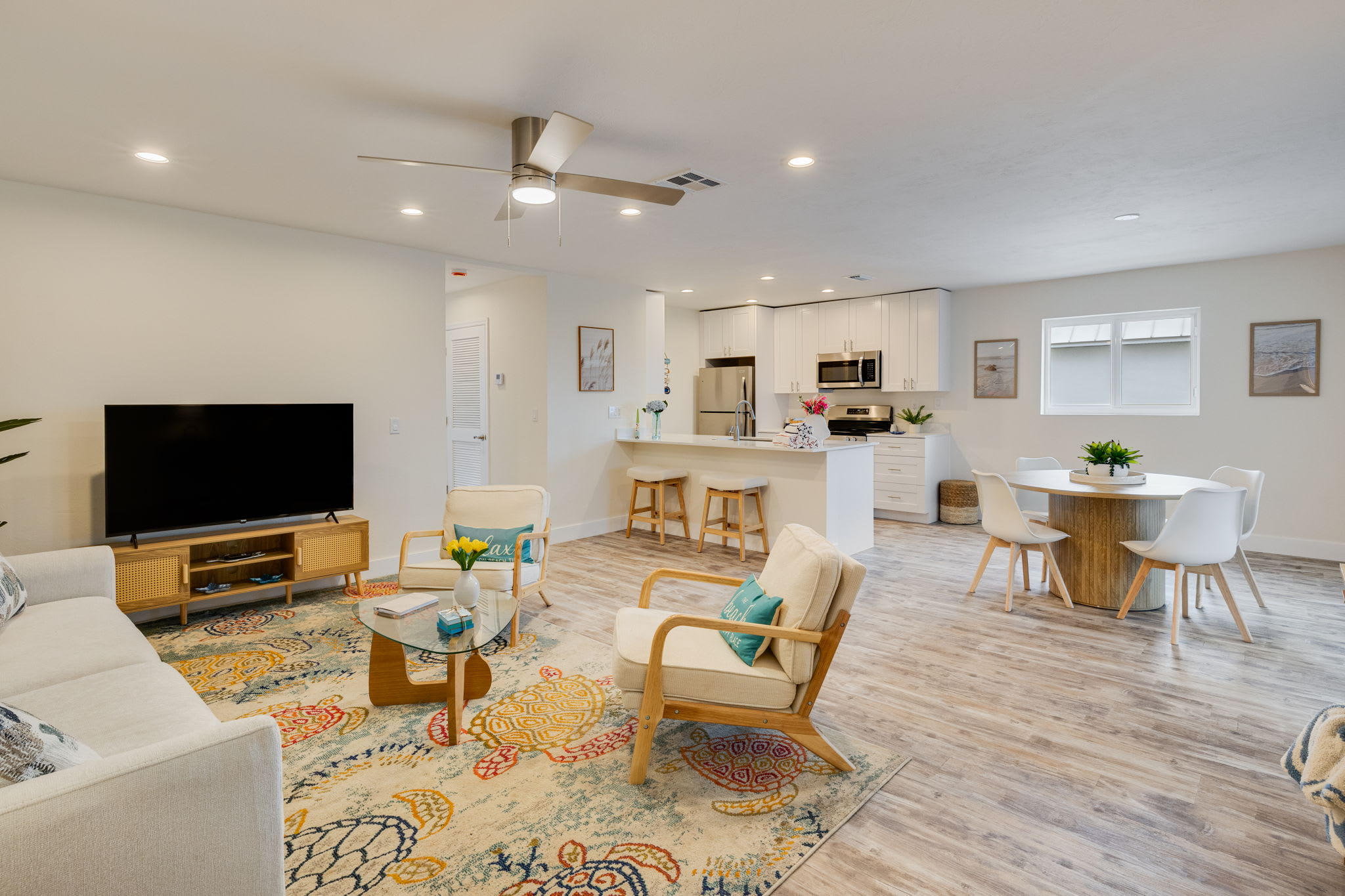 Sanibel Arms A8- Gorgeous Condo Steps to Beach in Sanibel, FL