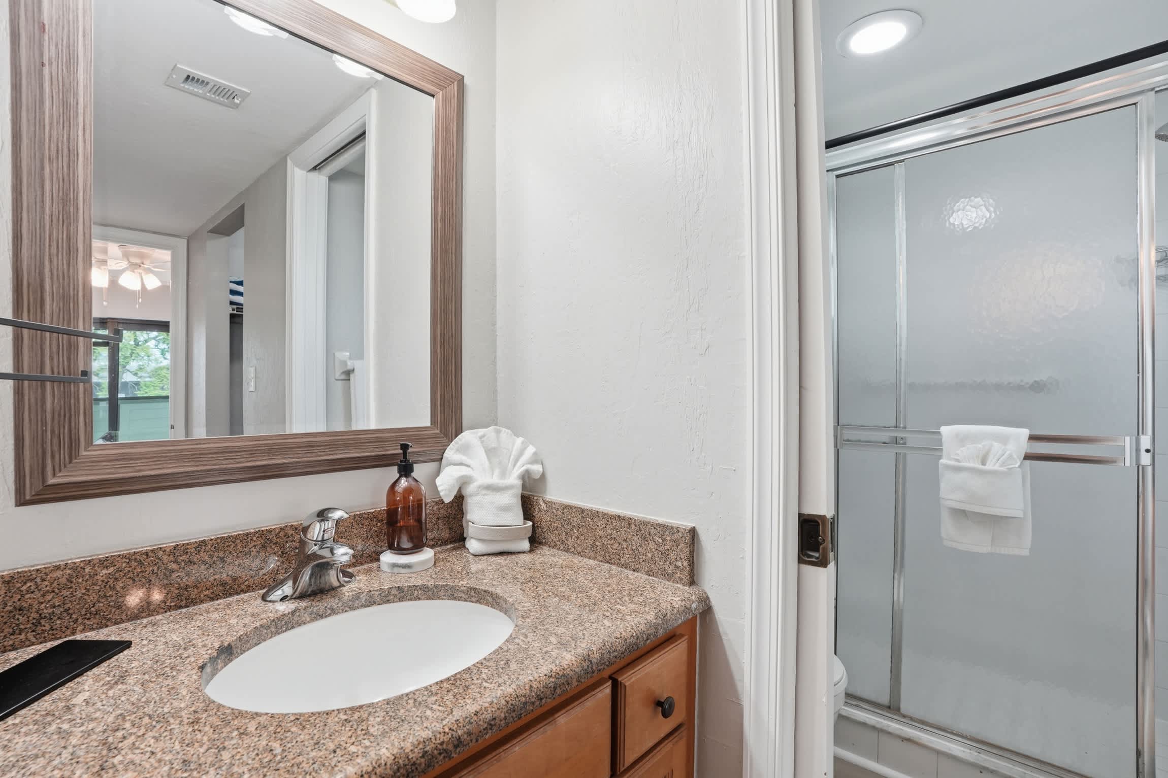 F 236 Deluxe Condo With Resort Views Sleeps 6 | Photo 20