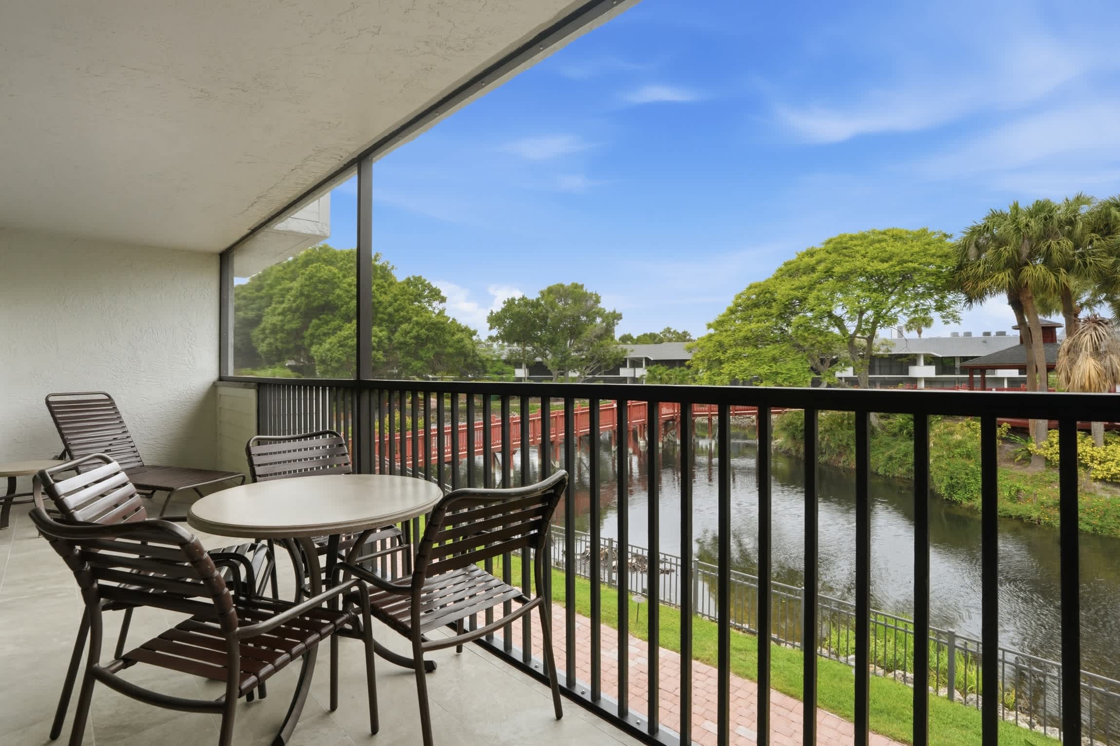 F 236 Deluxe Condo With Resort Views Sleeps 6 | Photo 5