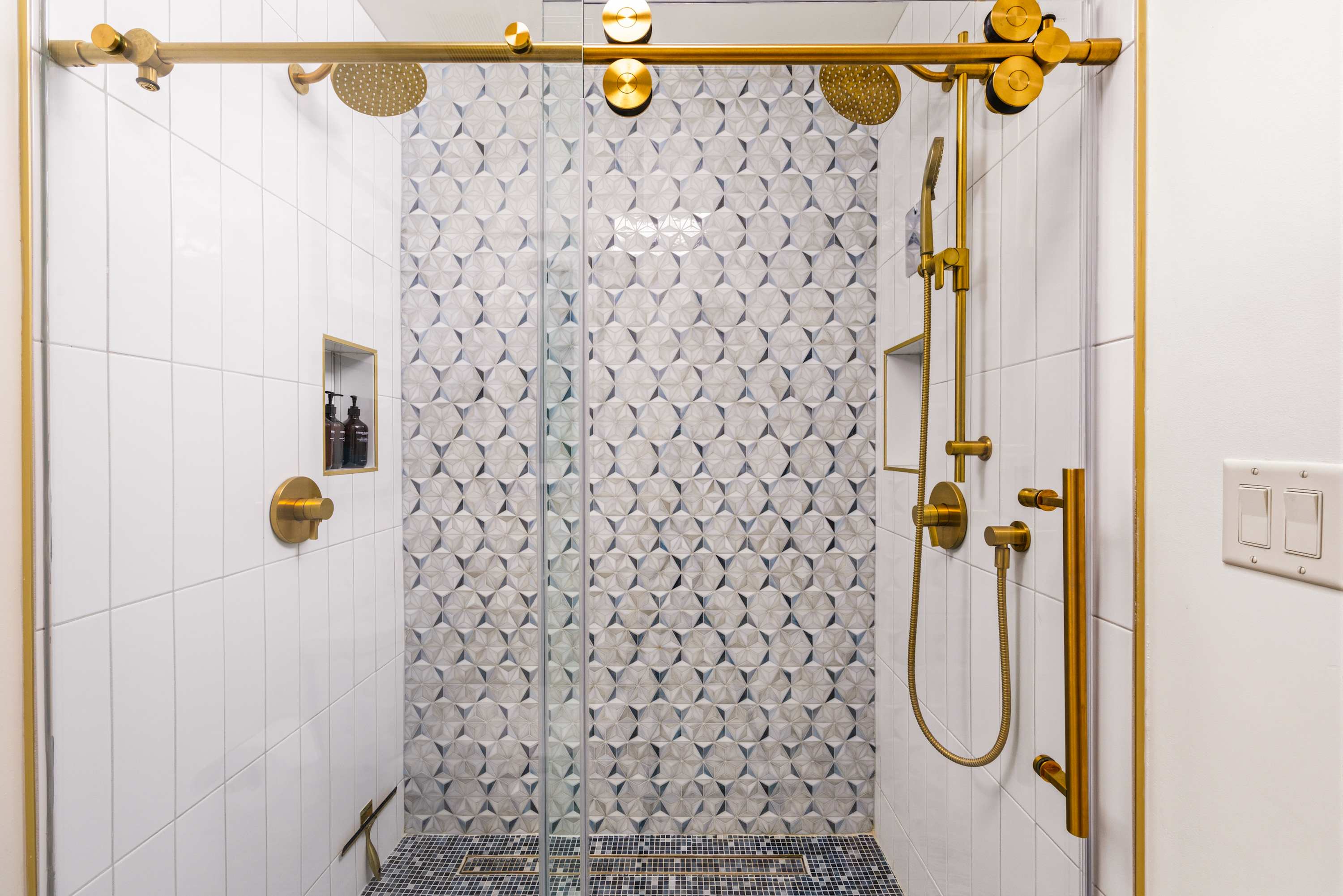 Primary Bathroom | Sandpiper Empress in Palm Desert, California by Luxus Vacation Properties