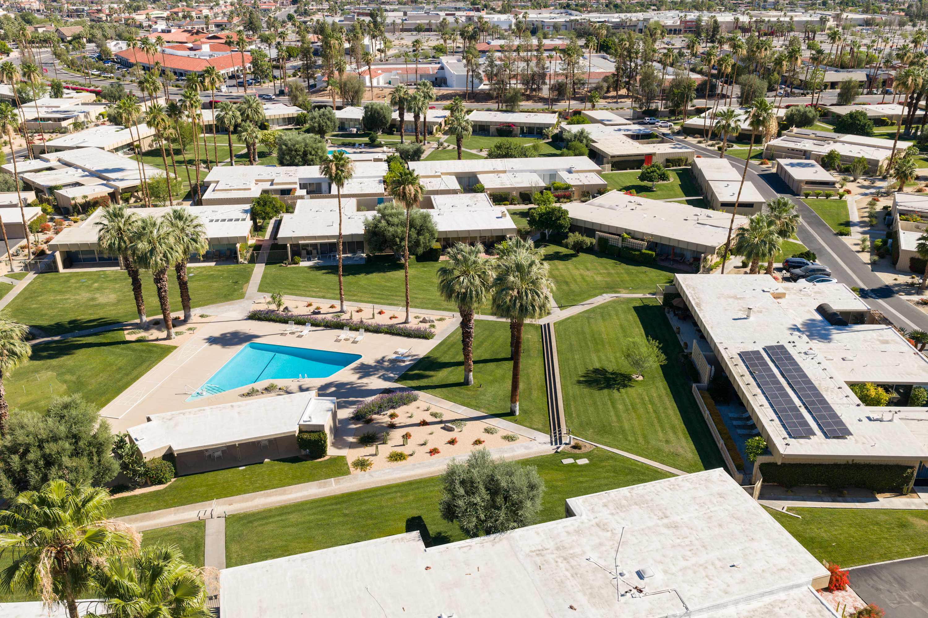 Sandpiper Empress in Palm Desert, California by Luxus Vacation Properties