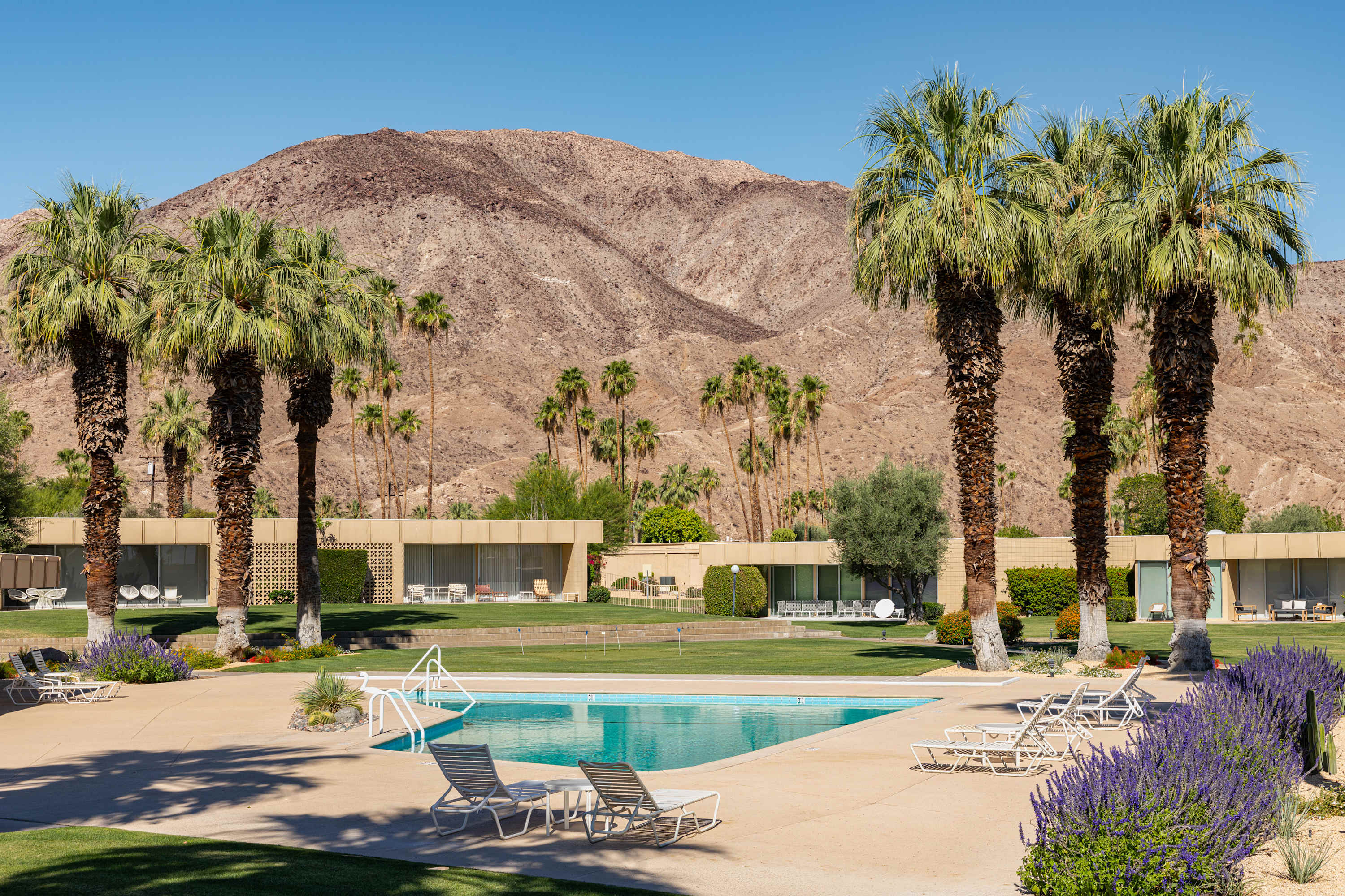 Community Pool | Sandpiper Empress in Palm Desert, California by Luxus Vacation Properties