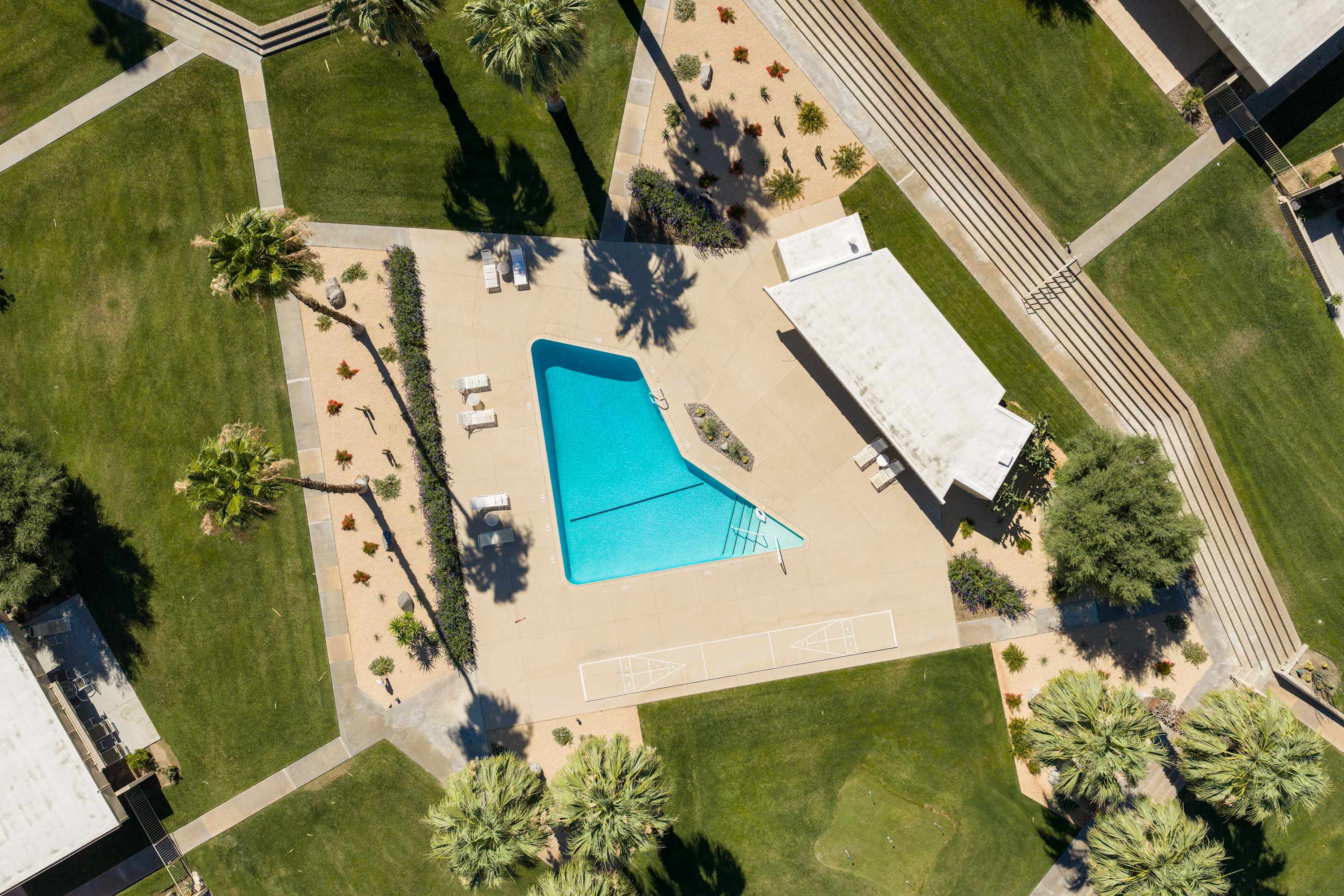 Community Pool | Sandpiper Empress in Palm Desert, California by Luxus Vacation Properties
