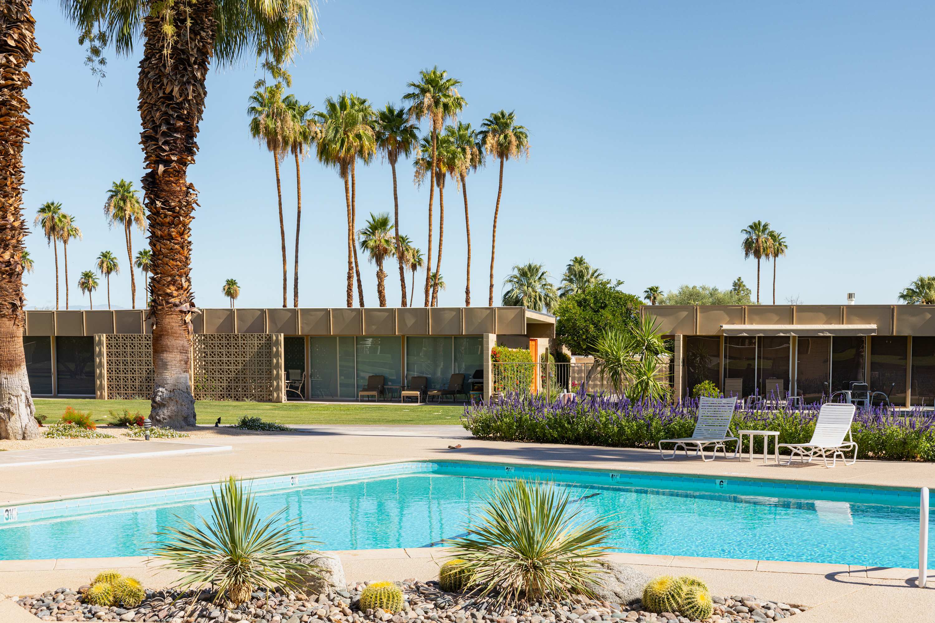 Community Pool | Sandpiper Empress in Palm Desert, California by Luxus Vacation Properties