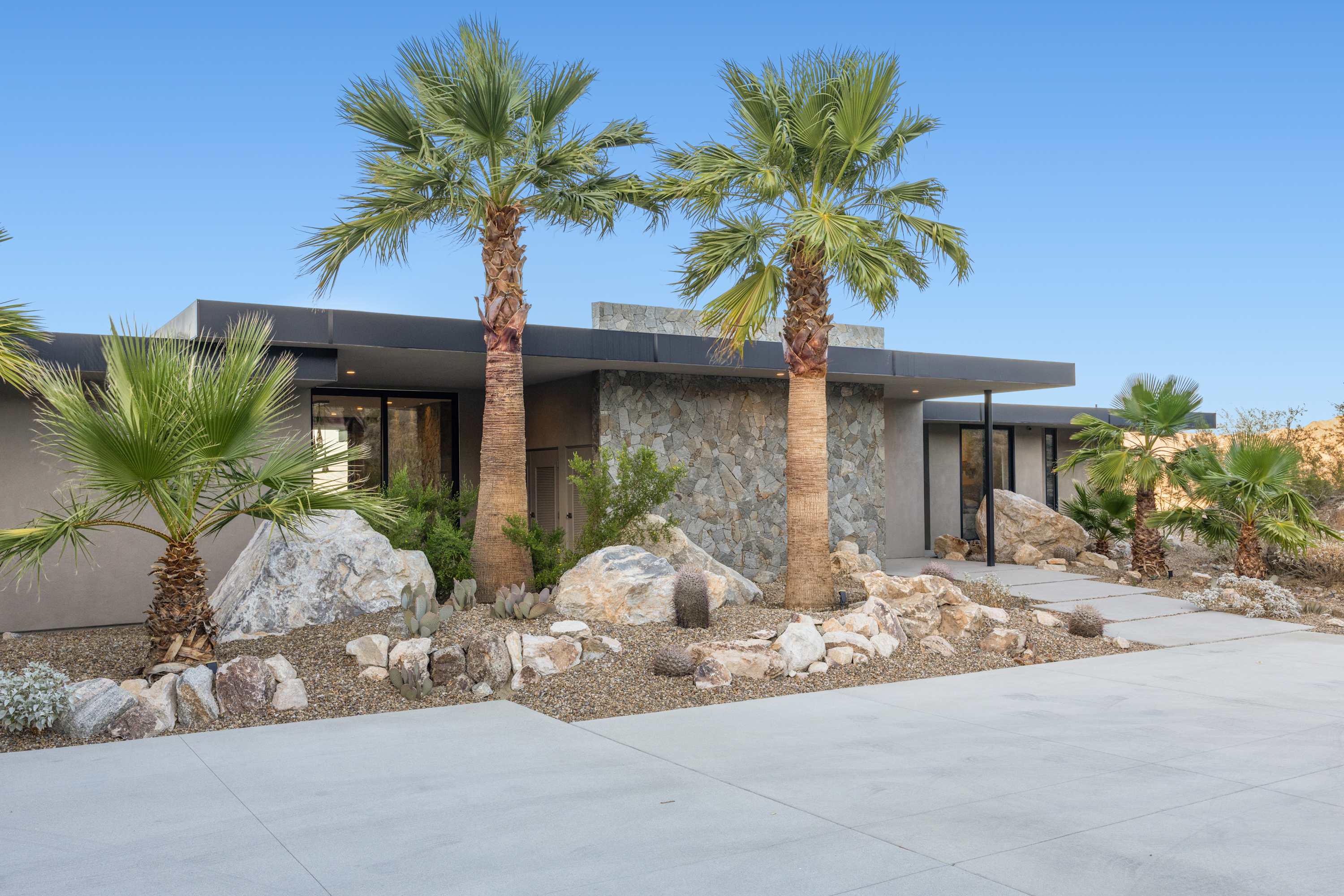 VISTA in Palm Desert, California by Luxus Vacation Properties