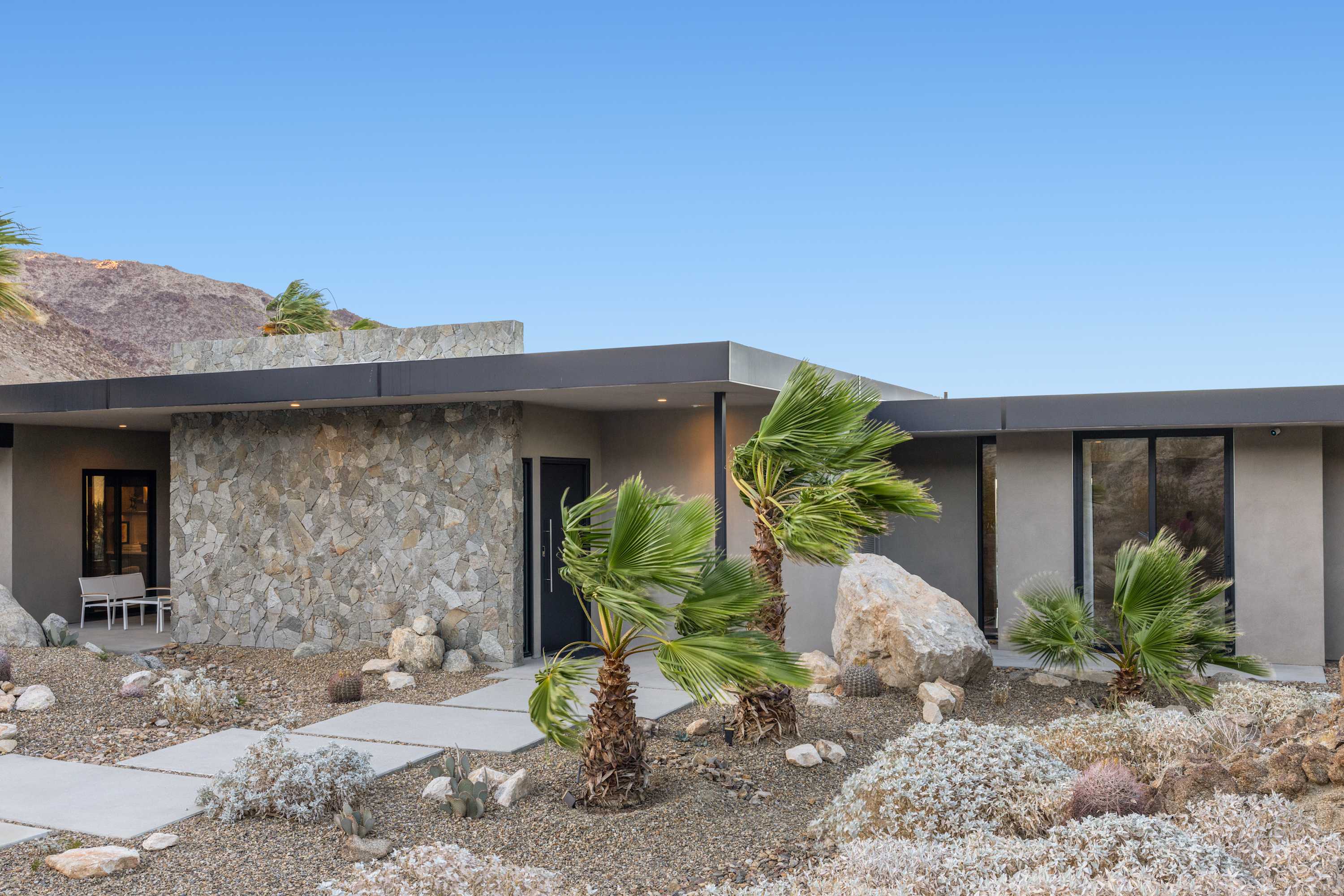 VISTA in Palm Desert, California by Luxus Vacation Properties