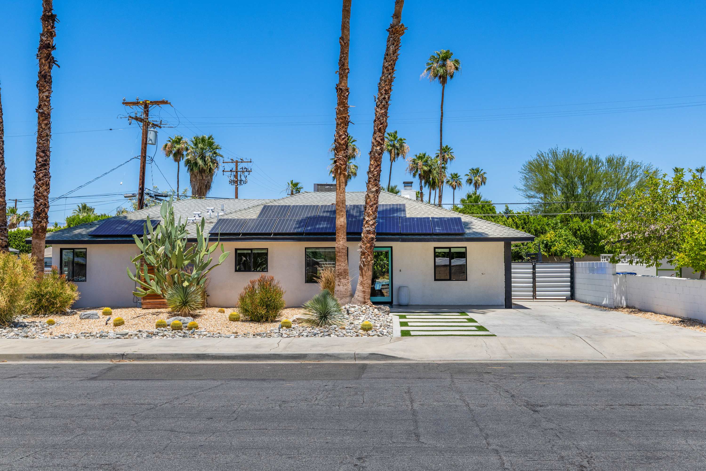 Desert Charmer in Palm Springs, California by Luxus Vacation Properties