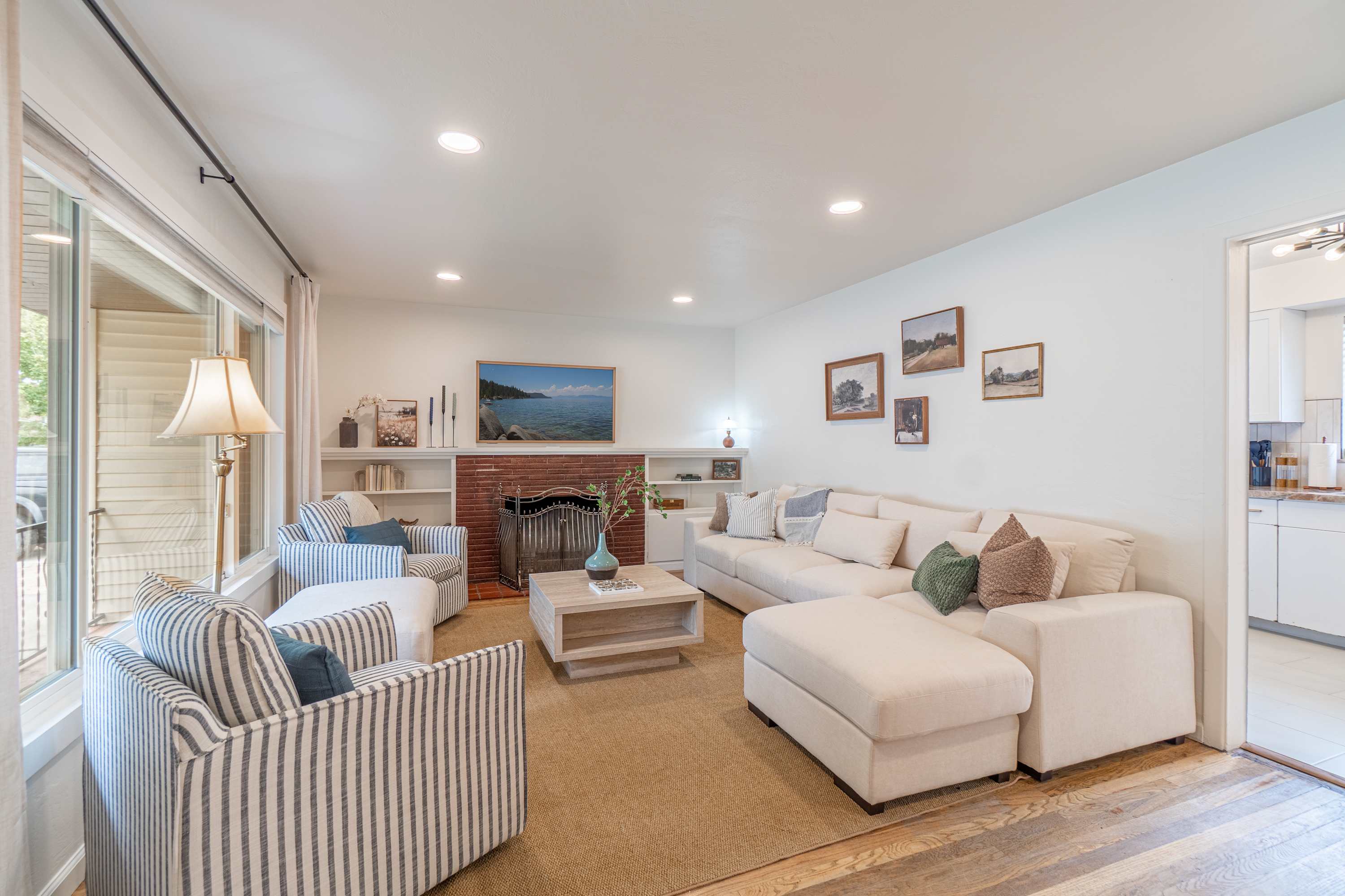 4BR Home w Hot Tub, Grill, Foosball & Cornhole