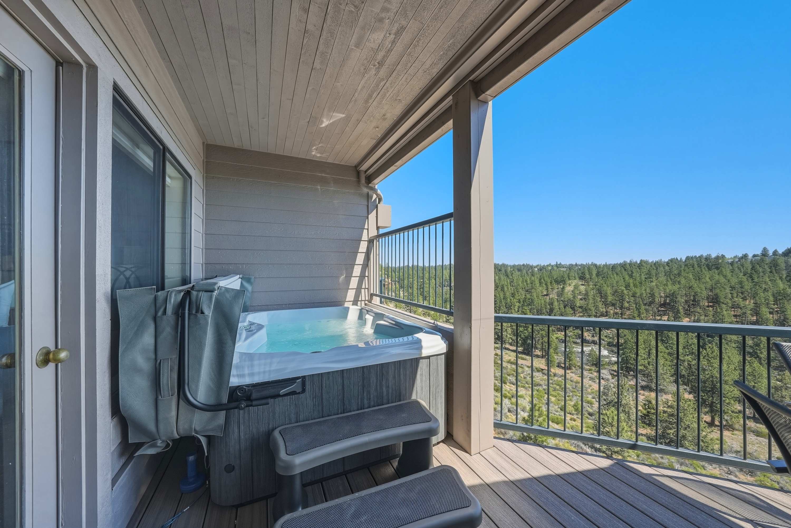 Private Hot Tub overlooking nature