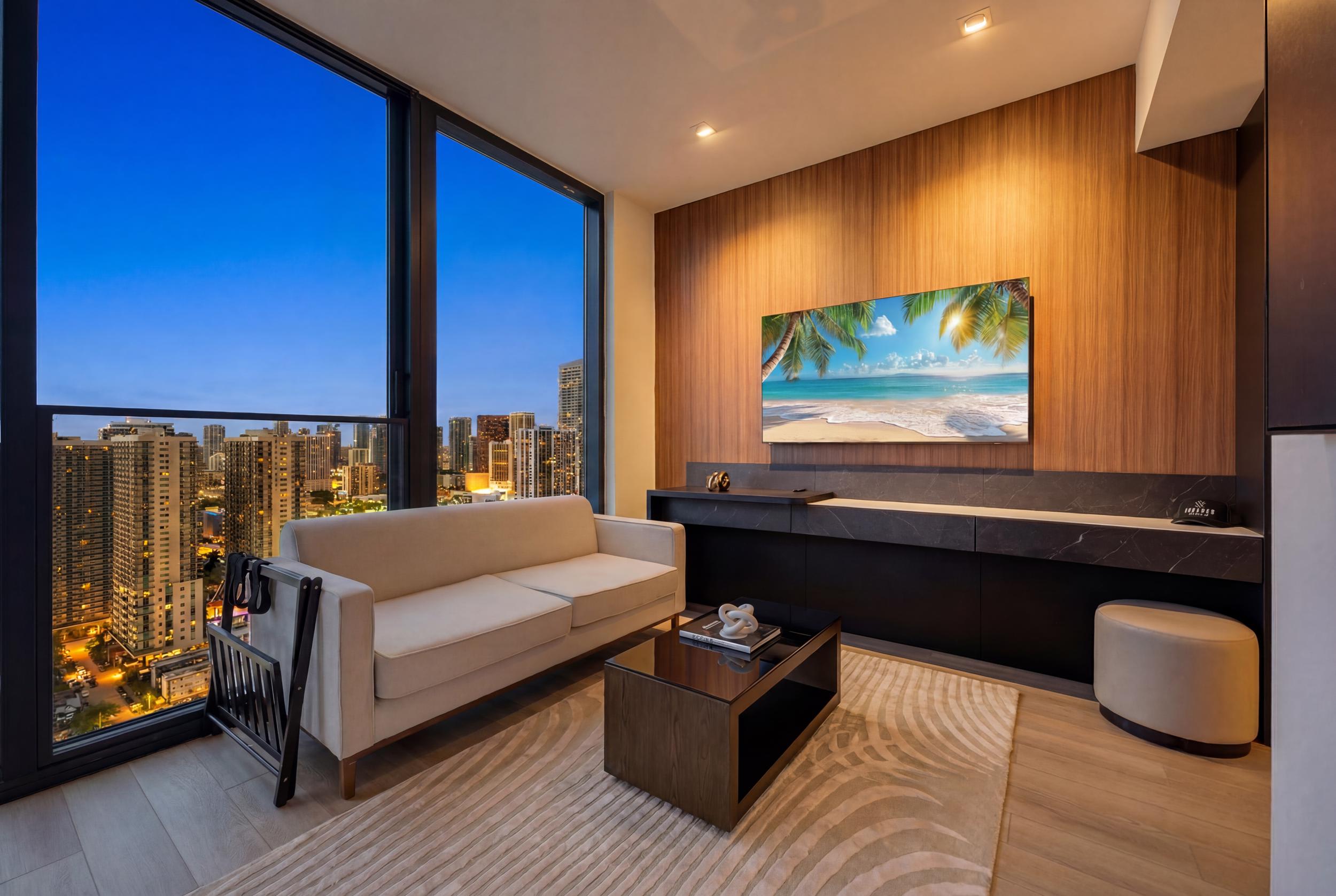 Luxury E11EVEN Residence Pool, Beach Club & Gym