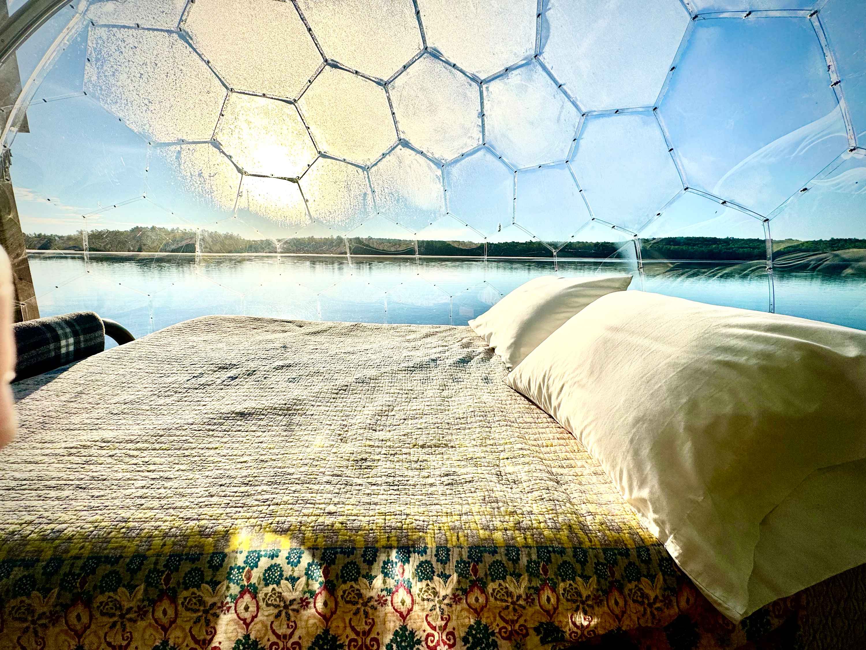 Fall asleep floating on a lake, watching the stars.