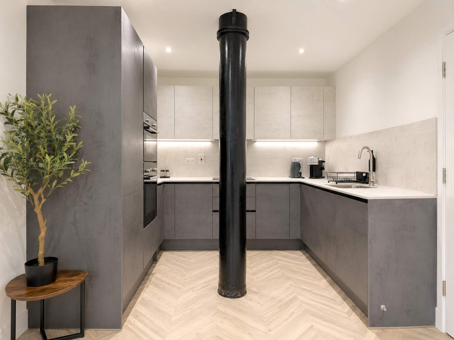 Sleeps 6 - 2BR Stay - Free Parking - Manchester