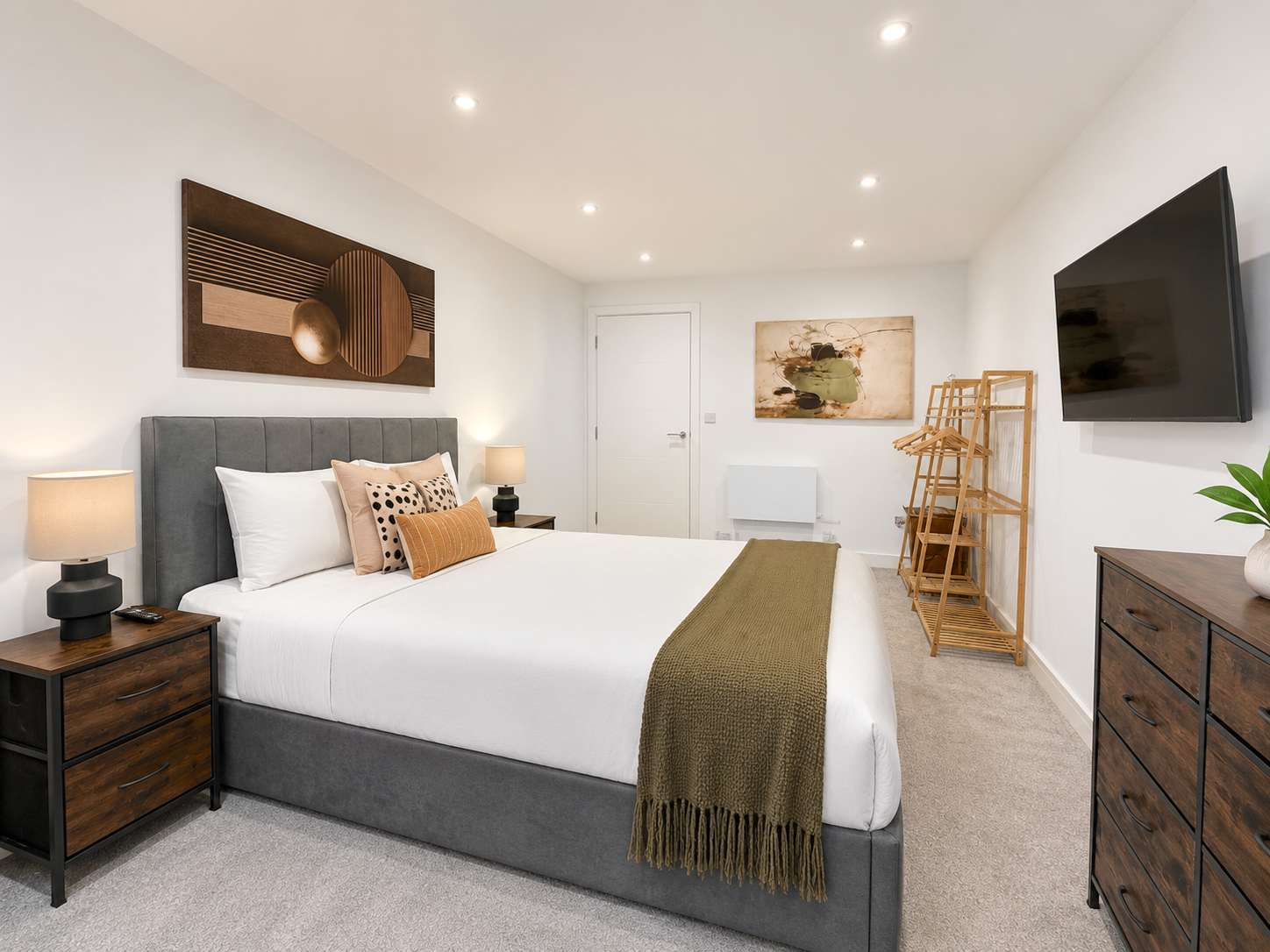 Stylish 1BR - Sleeps 4 - Free Parking - Manchester