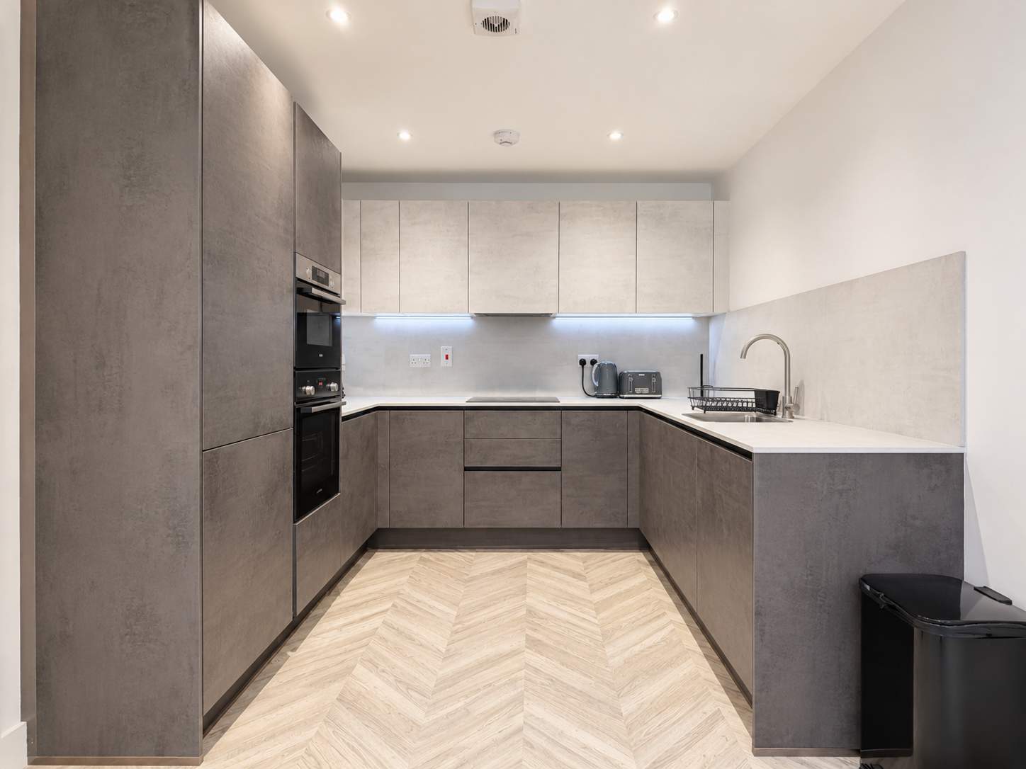 Modern 1BR - Sleeps 4 - Free Parking - Manchester