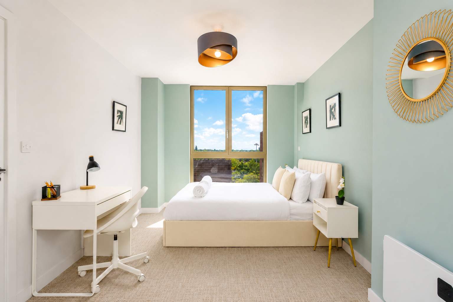 Stylish 1 Bed  Sleeps 3 - Old Trafford - City Centre Tram Access