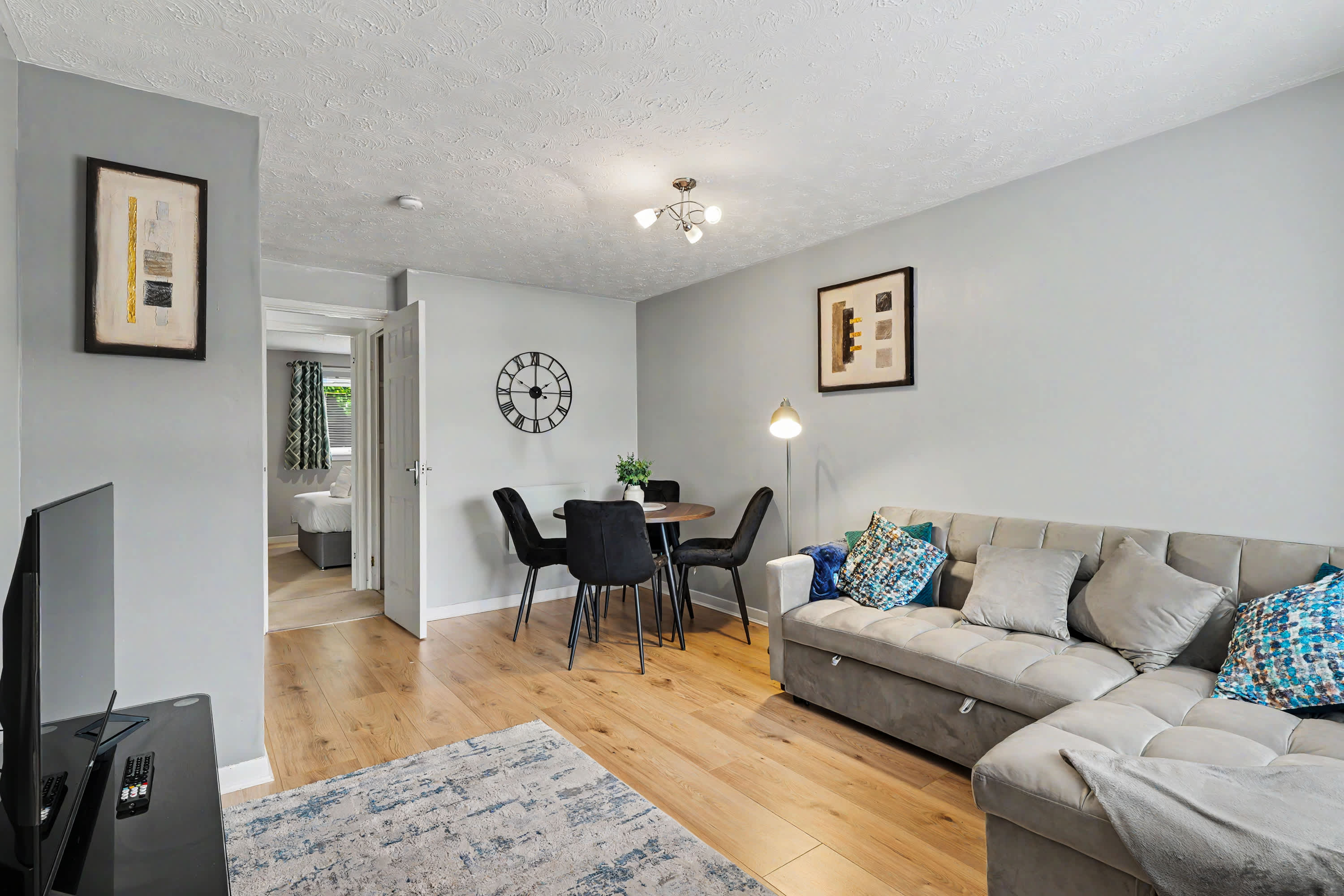 View Charming 1-Bedroom Hideaway in Central Falkirk in Rosebank Avenue 145 FK1 5JP Charming 1-Bedroom Hideaway in Central Falkirk in Rosebank Avenue 145 FK1 5JP - Property image 2 - VivreStays