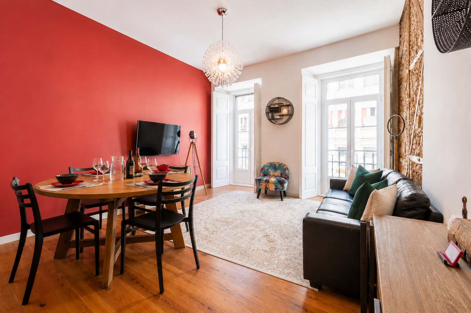 Elegant 4BR | Chiado • Bairro Alto • Príncipe Real - Picture 9