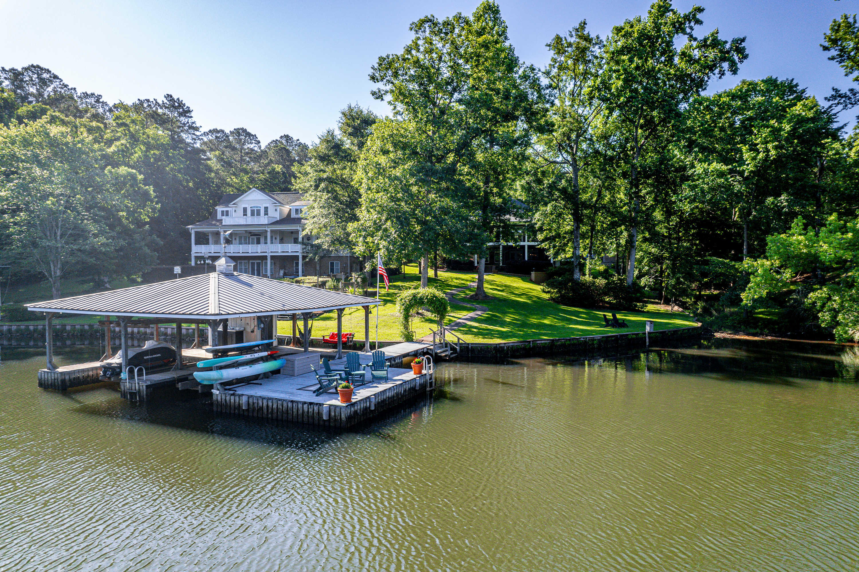 The Sinclair House Private Lake Retreat 4