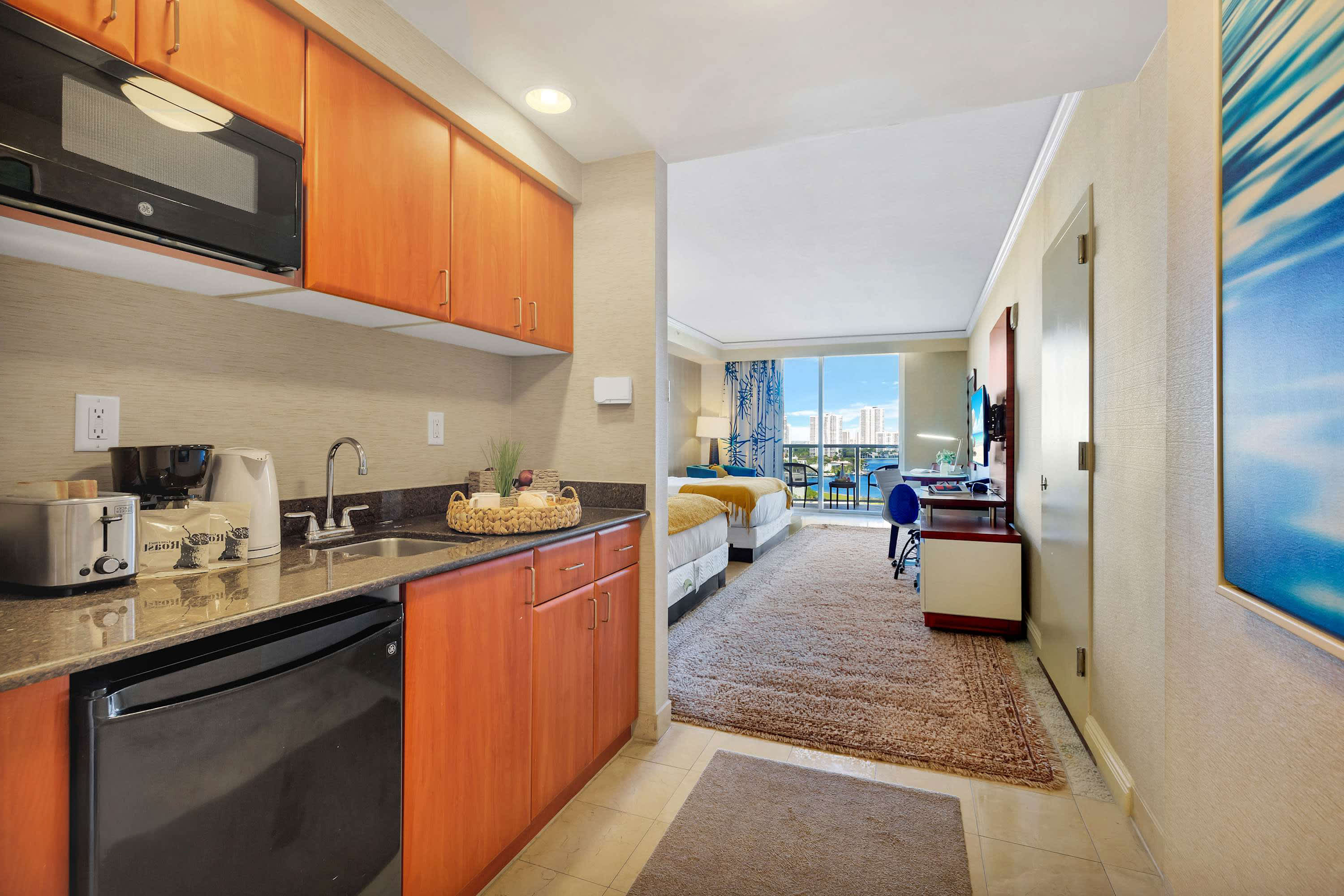 Cozy Studio Balcony & Access to Sandy Beach