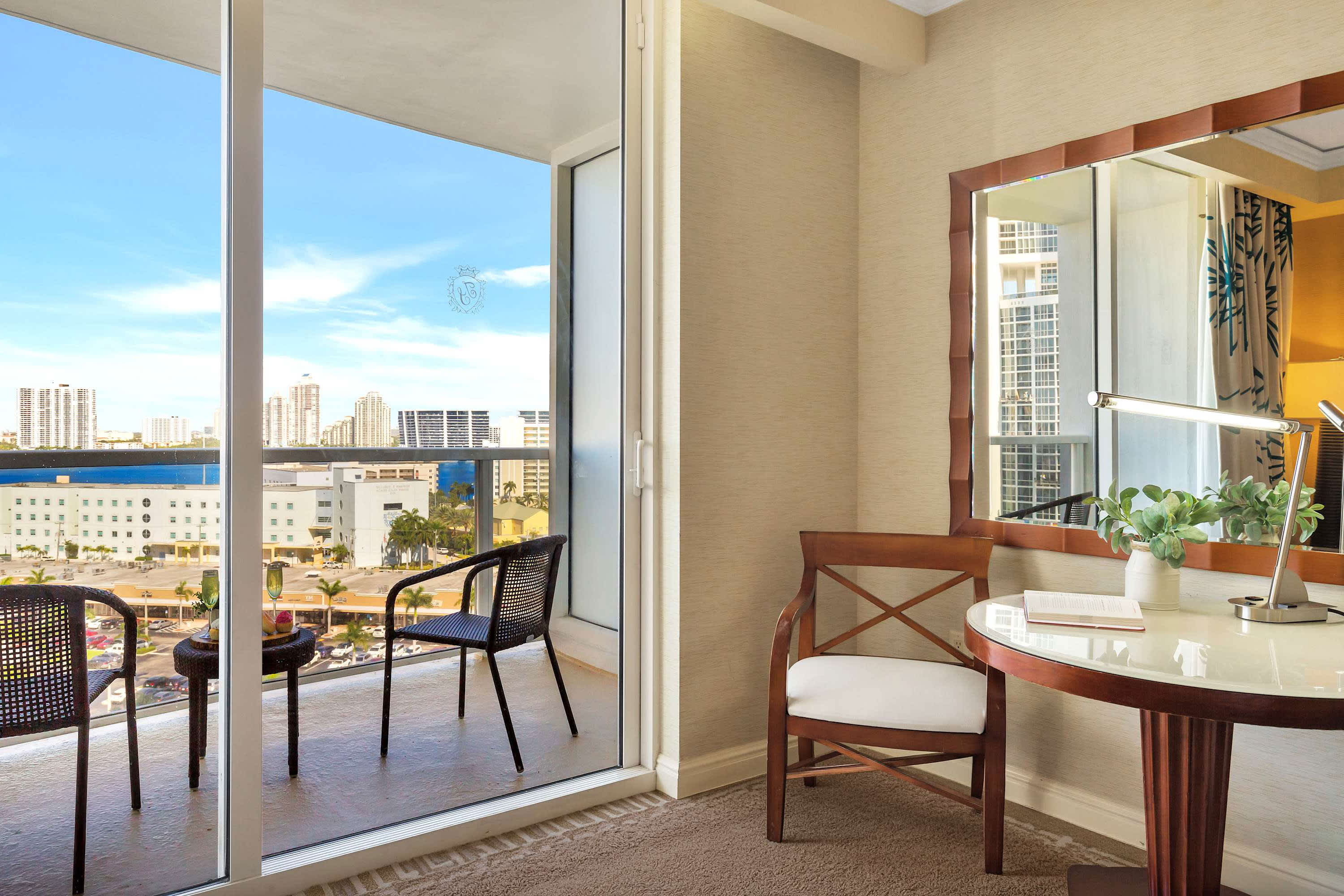 Amazing Studio w/Private Balcony + Wonderful Pool