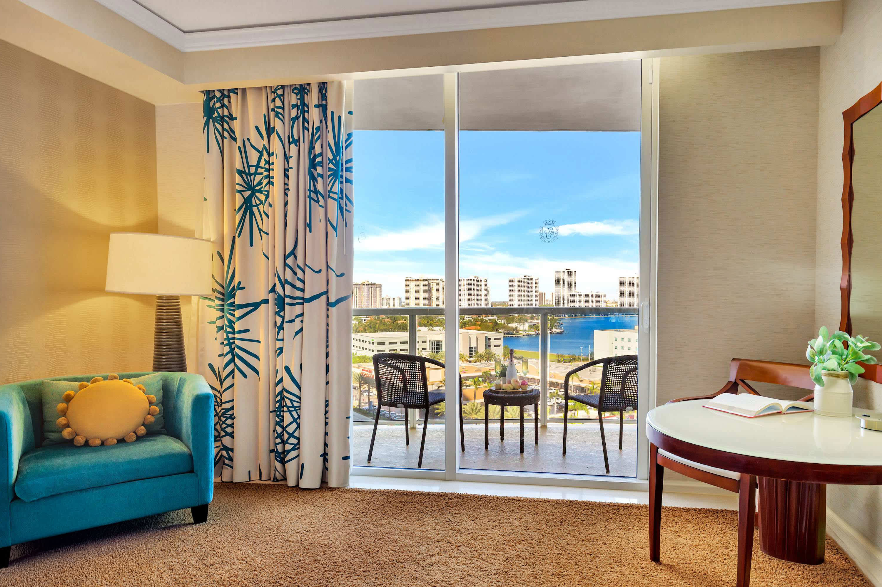 Amazing Studio w/Private Balcony + Wonderful Pool