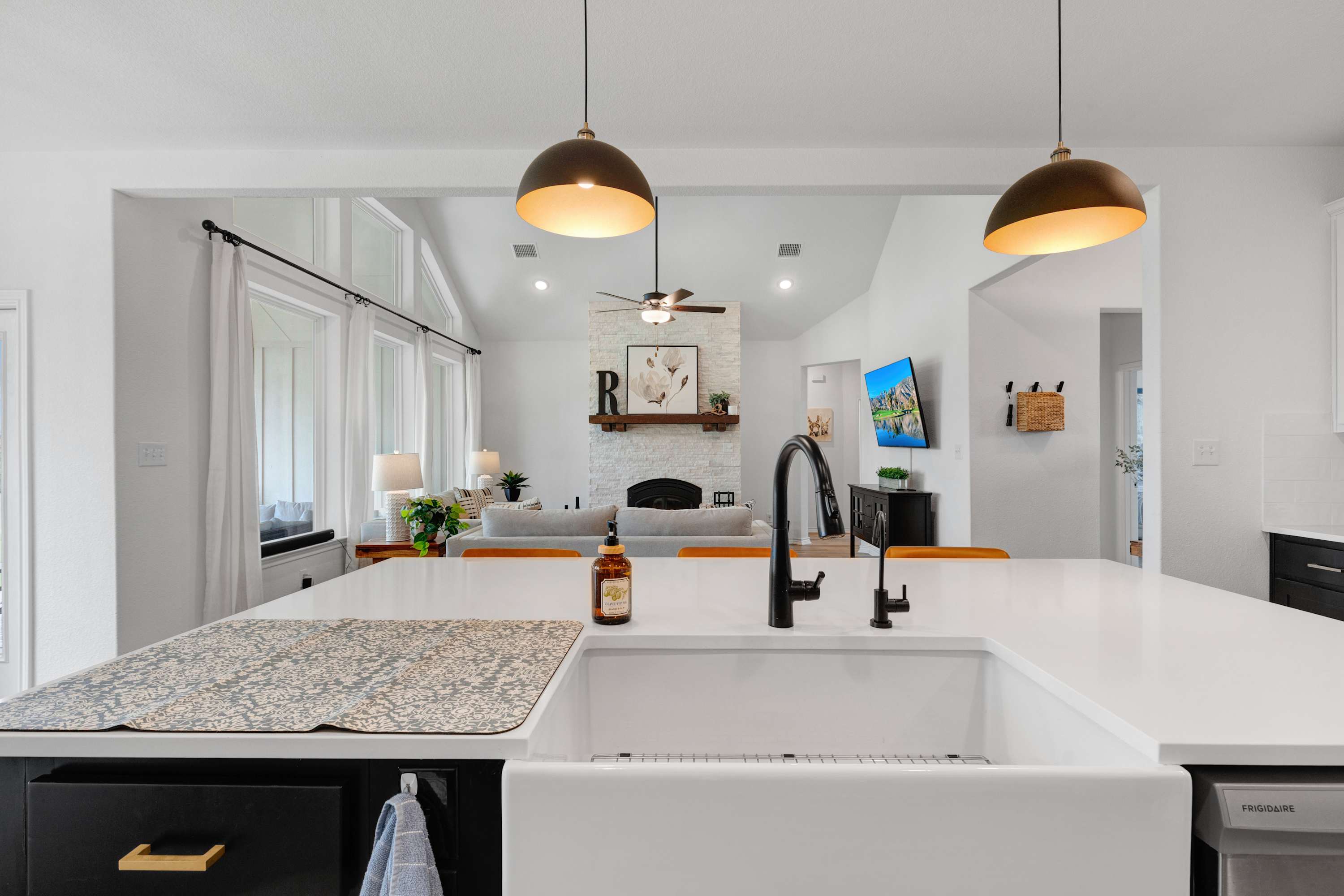 Birdsong Under the Stars – Hot Tub, Fire Pit & Hill Country Views | Photo 16
