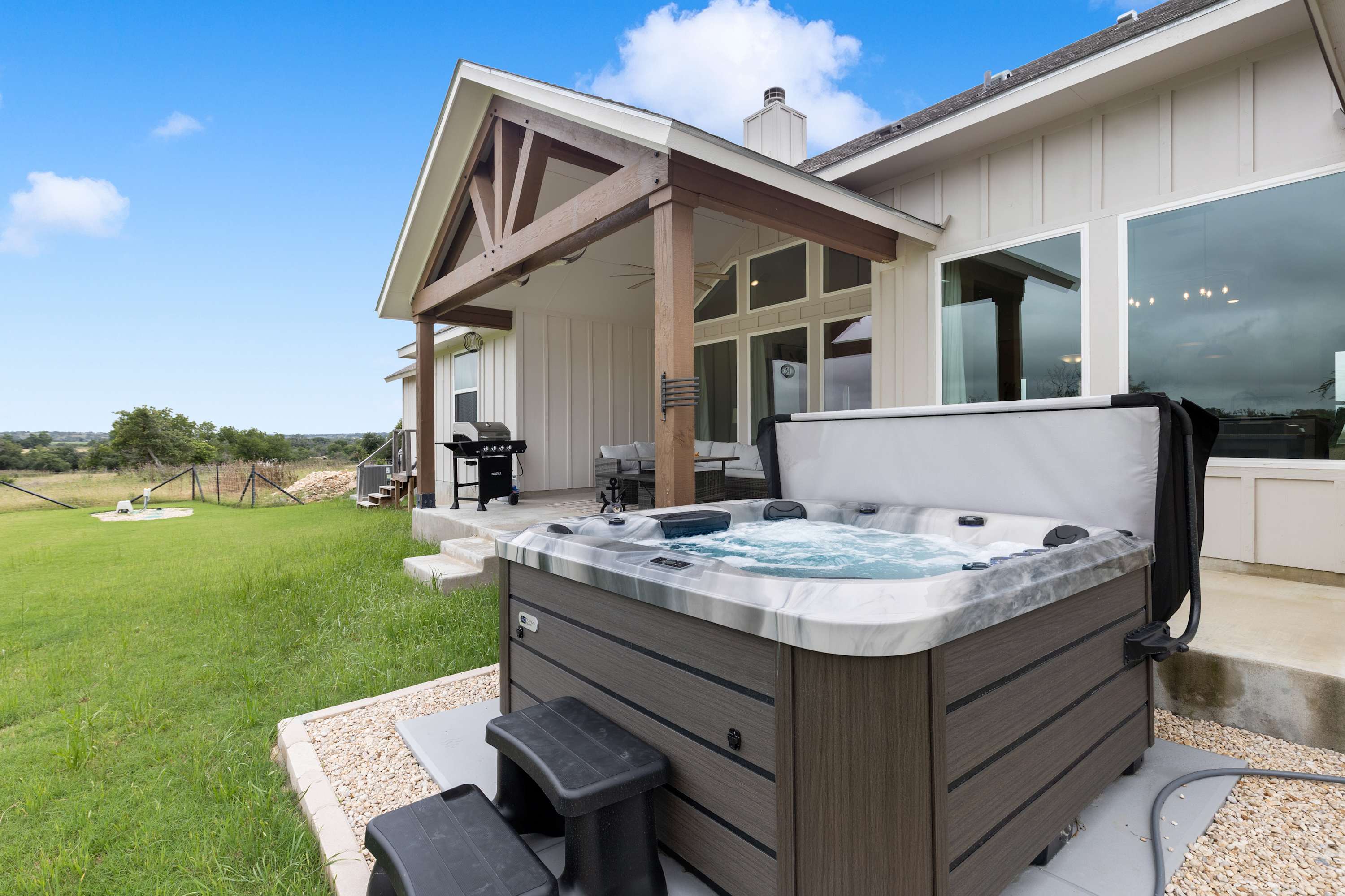 Birdsong Under the Stars – Hot Tub, Fire Pit & Hill Country Views | Photo 2