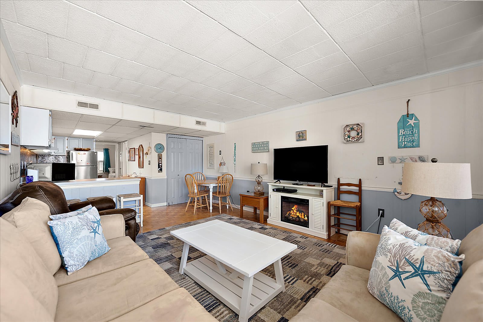 Oceanside Condo Steps from the Beach in Ocean City | Photo 3