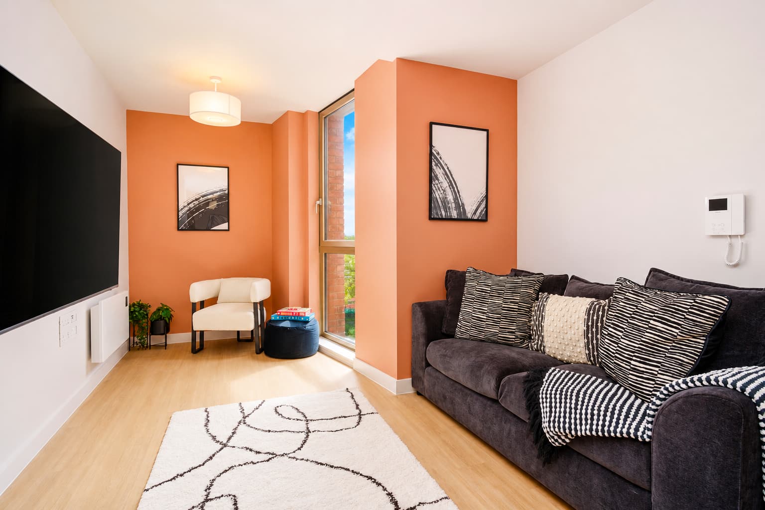 Luxury VIEWS! 10th Floor 2 Bed Apartment
