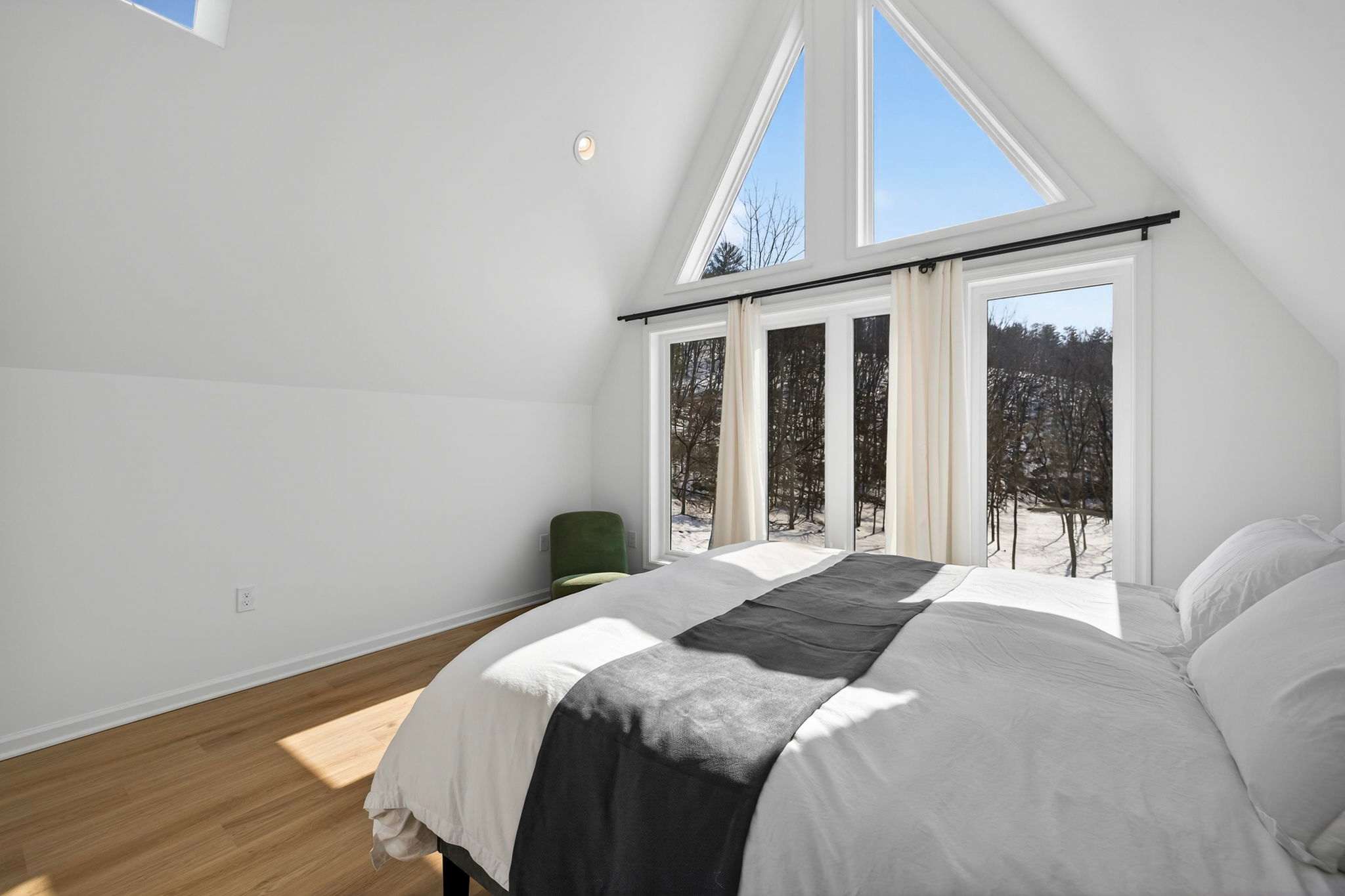 Chalet w/Hot Tub, Deck, Game Room & EV Charger